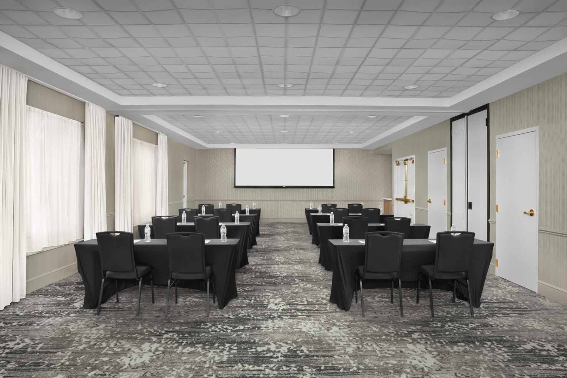 Hilton Garden Inn Hoffman Estates photo 50
