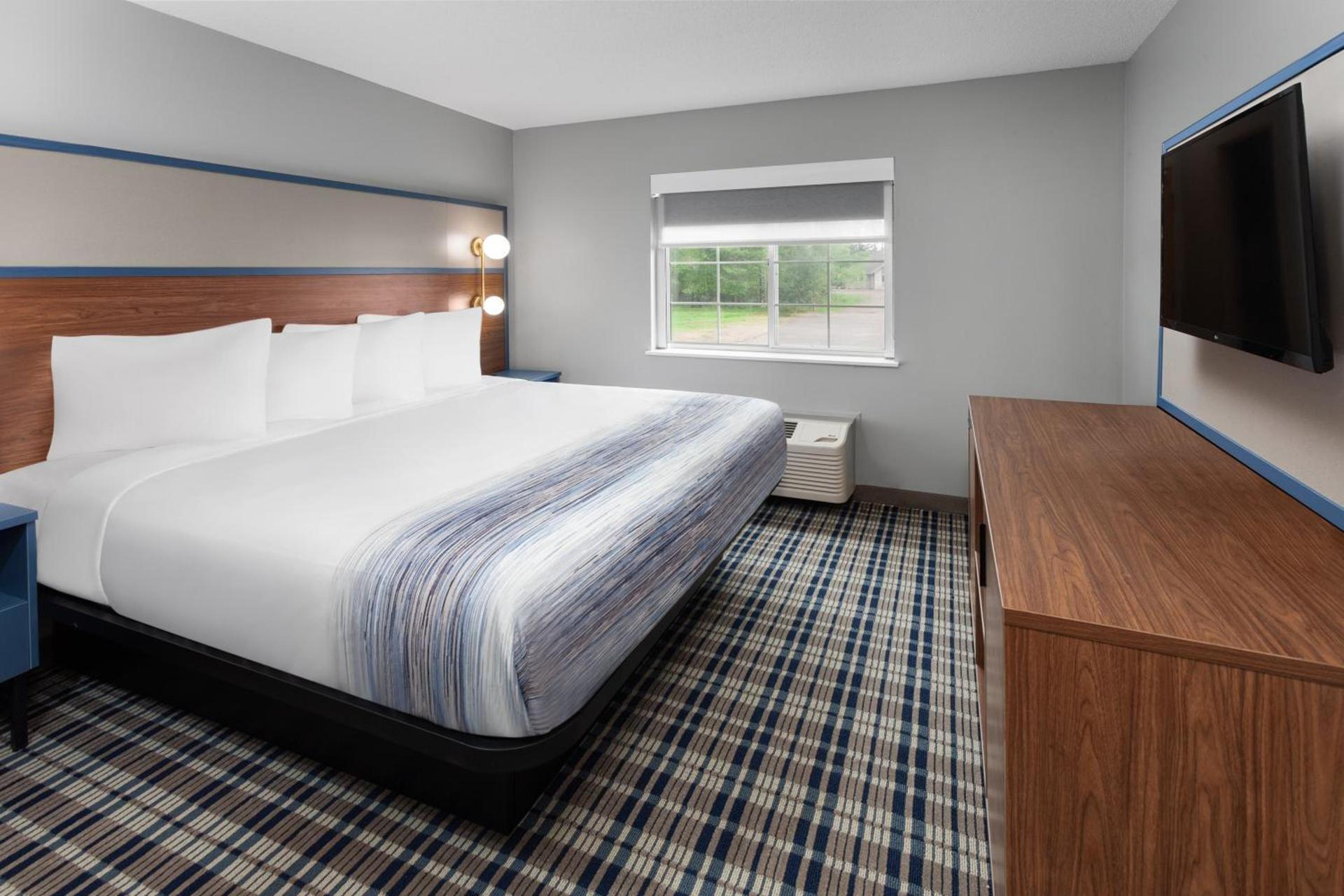 AmericInn by Wyndham Eagle River Downtown photo 67