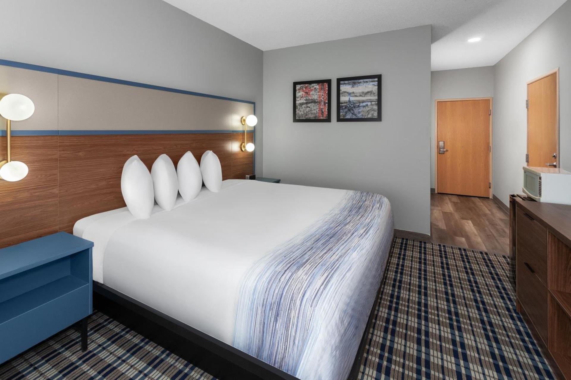 AmericInn by Wyndham Eagle River Downtown photo 66