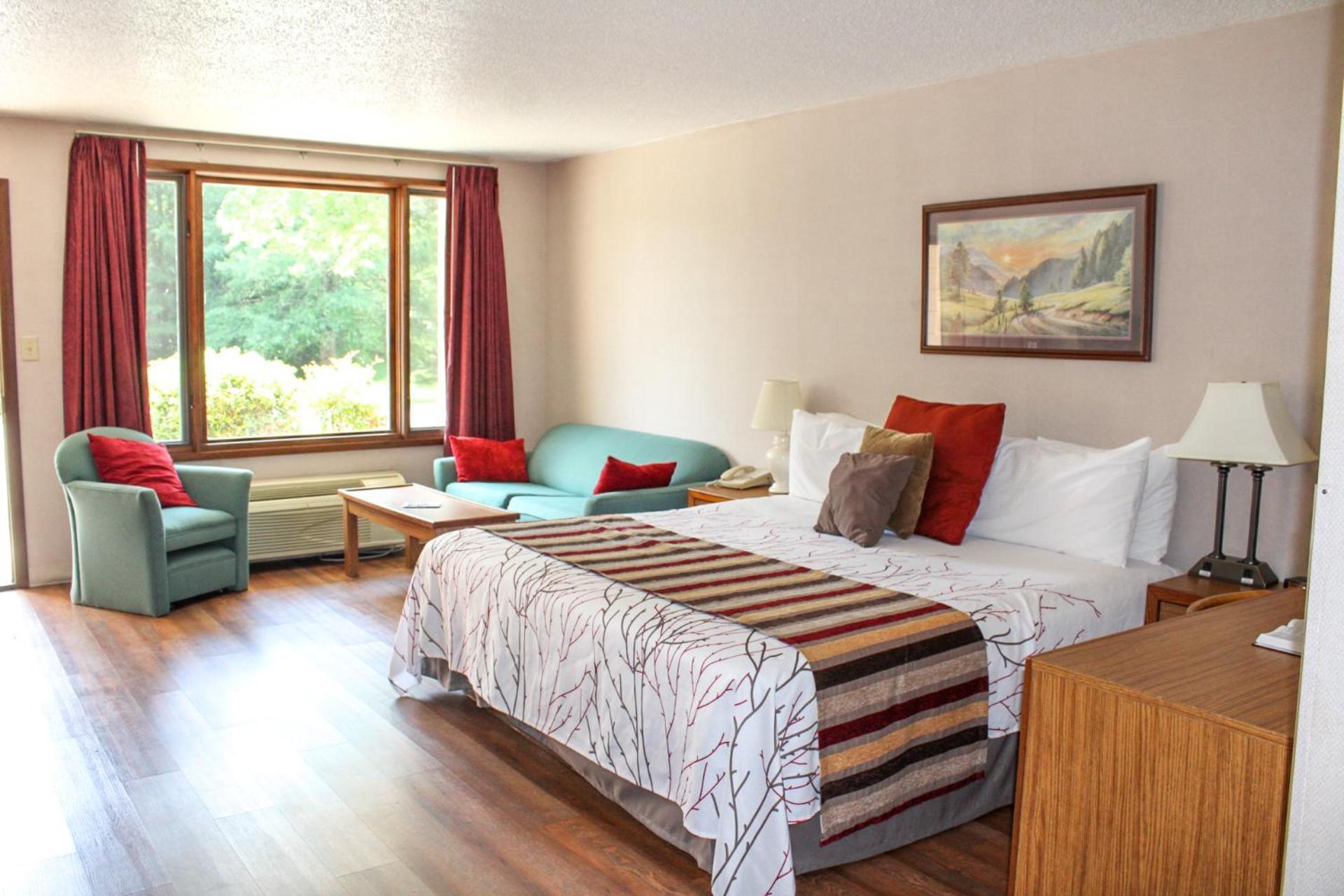 Highland Manor Inn photo 46