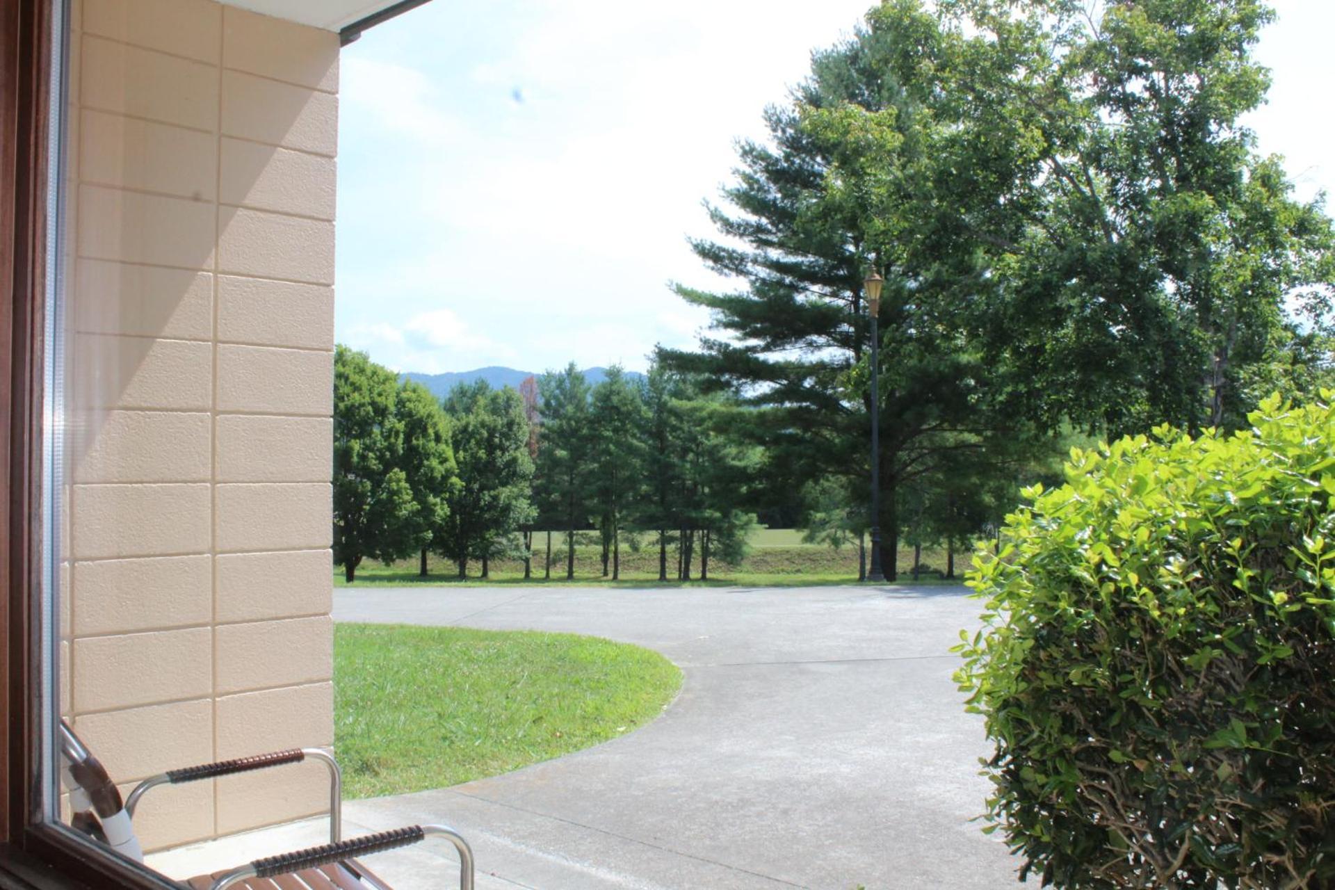 Highland Manor Inn photo 48