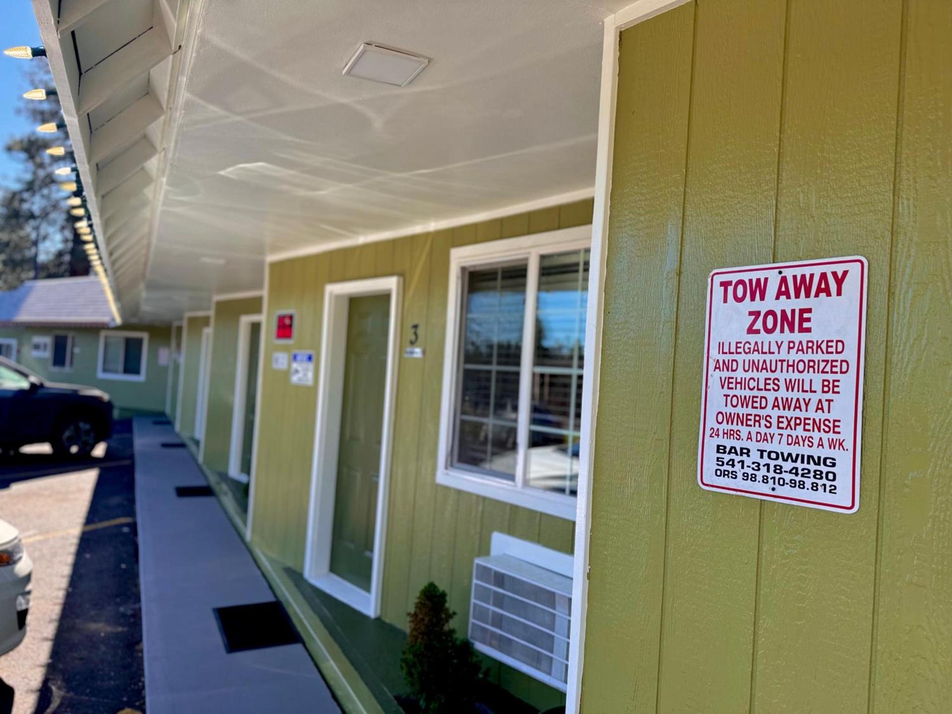 Chalet Motel - Affordable Stay in Central Bend photo 5