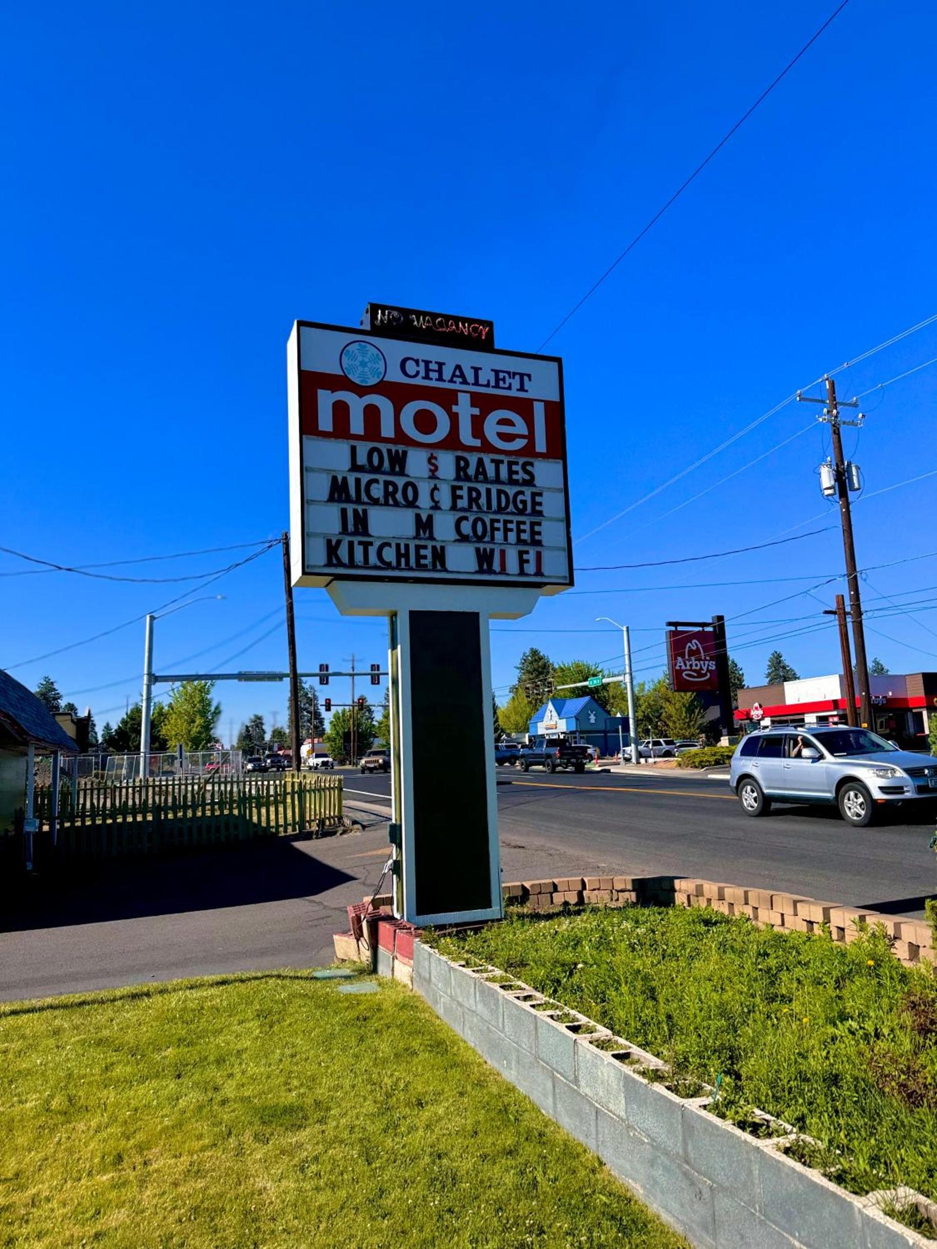 Chalet Motel - Affordable Stay in Central Bend photo 22