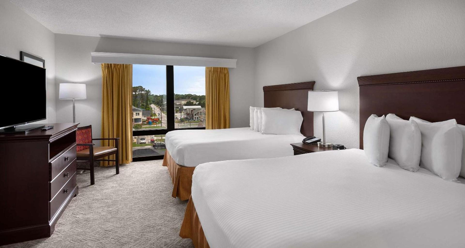 Best Western Ocean Sands Beach Resort photo 74