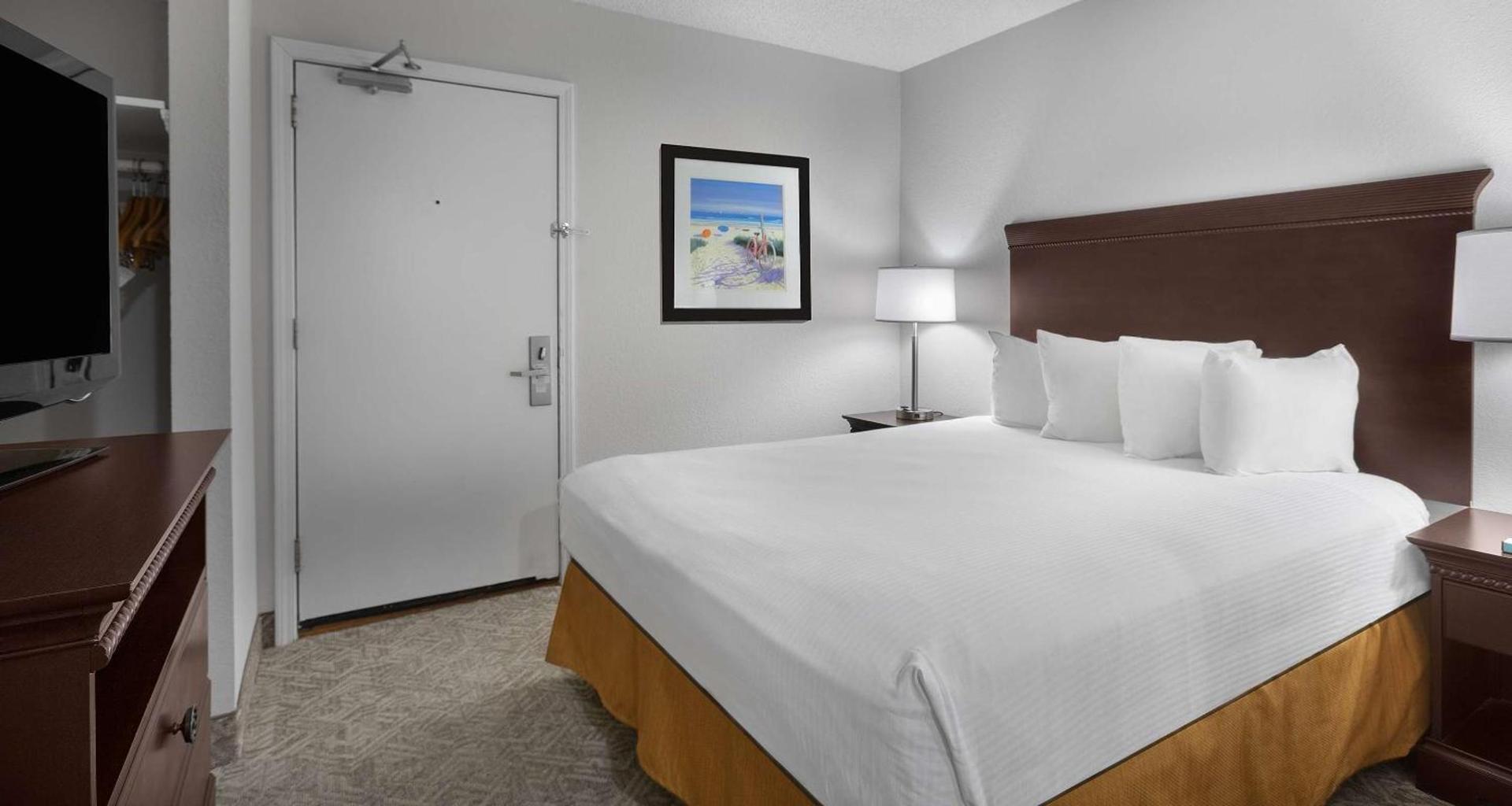 Best Western Ocean Sands Beach Resort photo 62