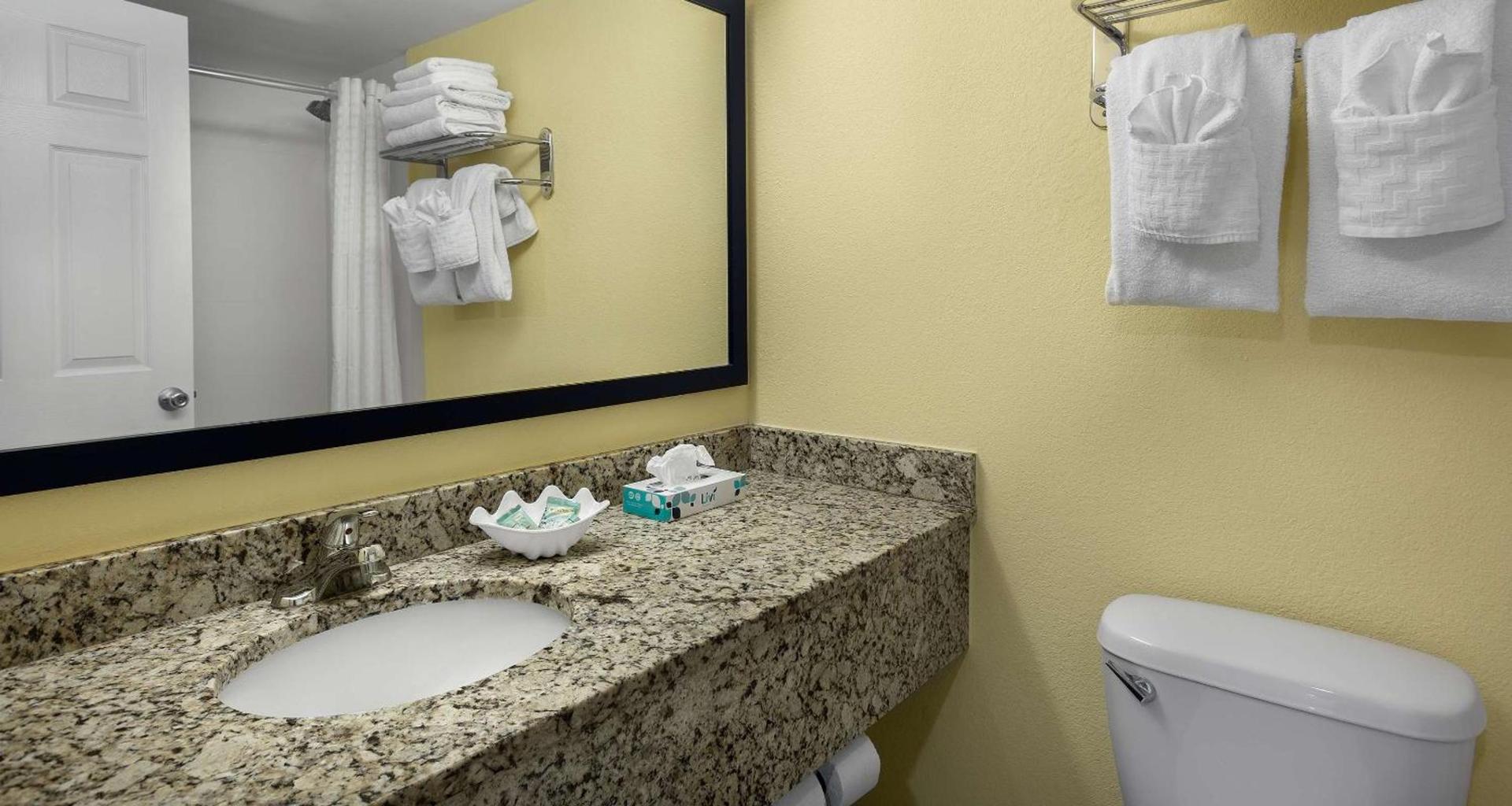 Best Western Ocean Sands Beach Resort photo 67