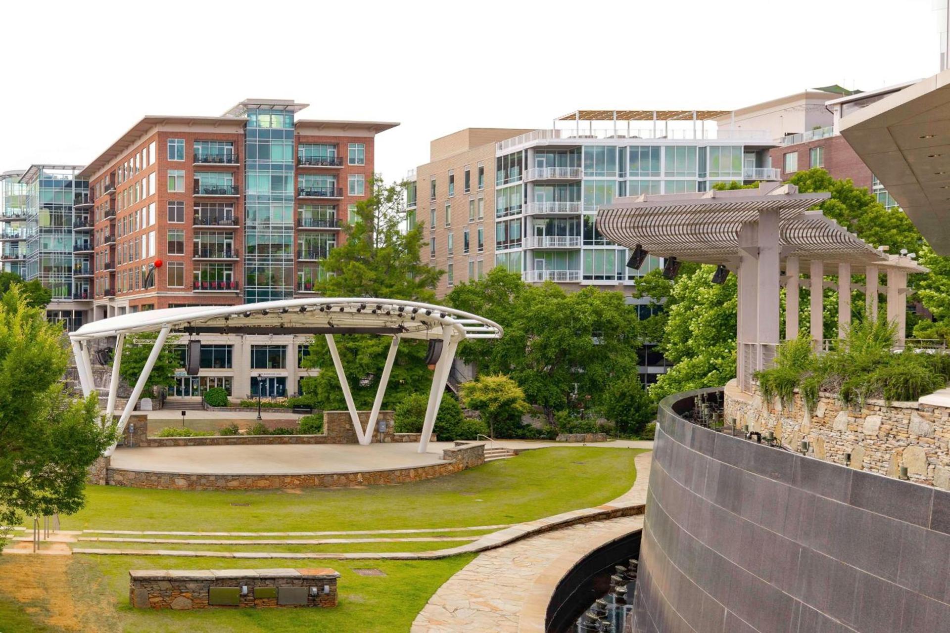 Hilton Greenville photo 5
