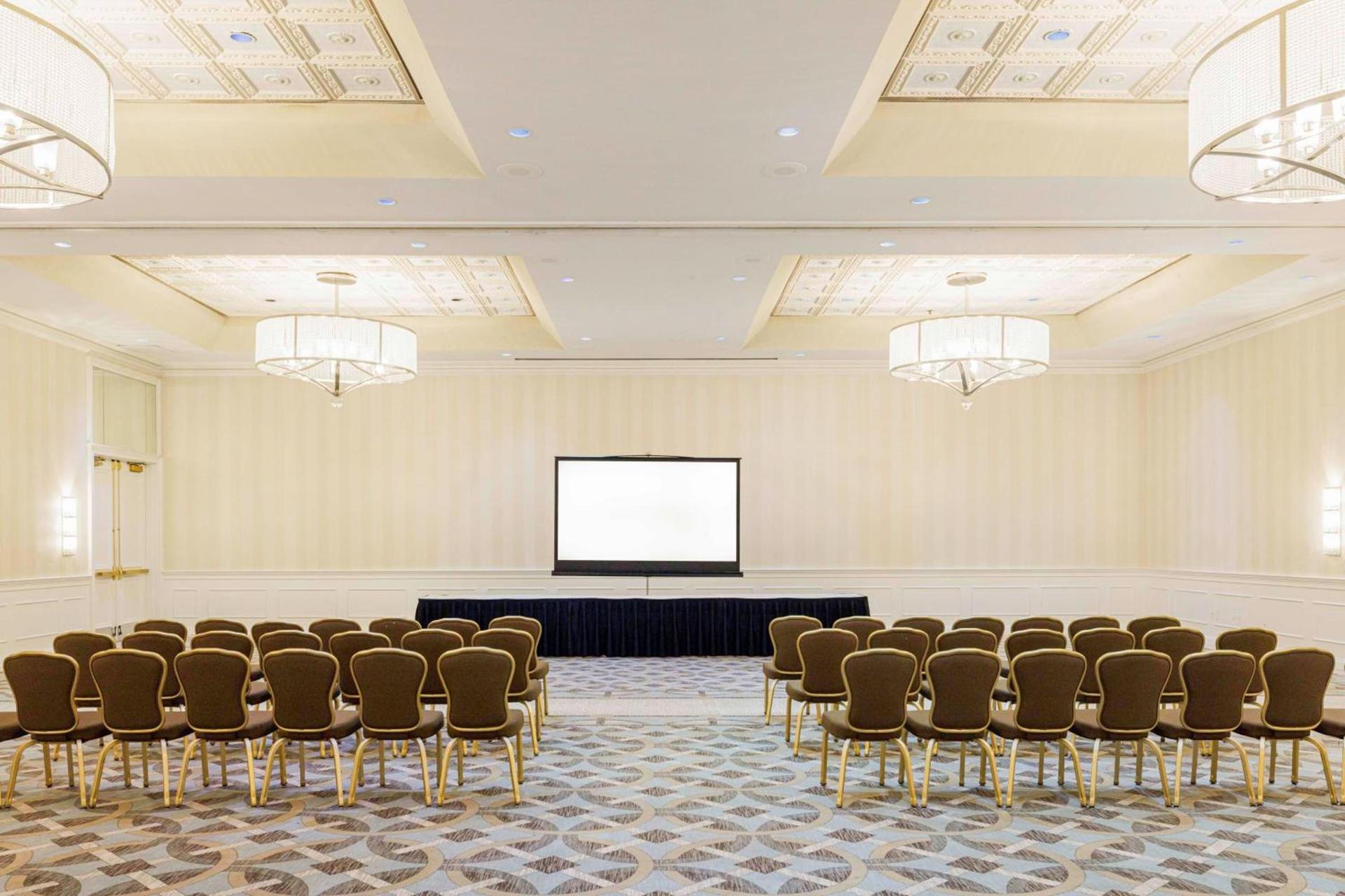 Hilton Greenville photo 34