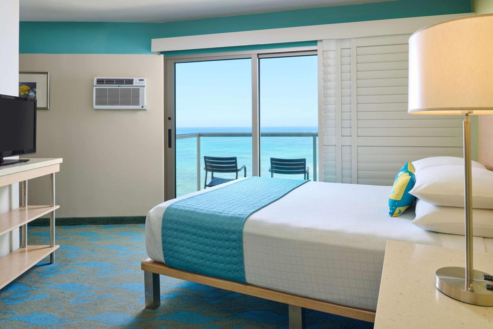 Waikiki Circle Hotel by Castle photo 10