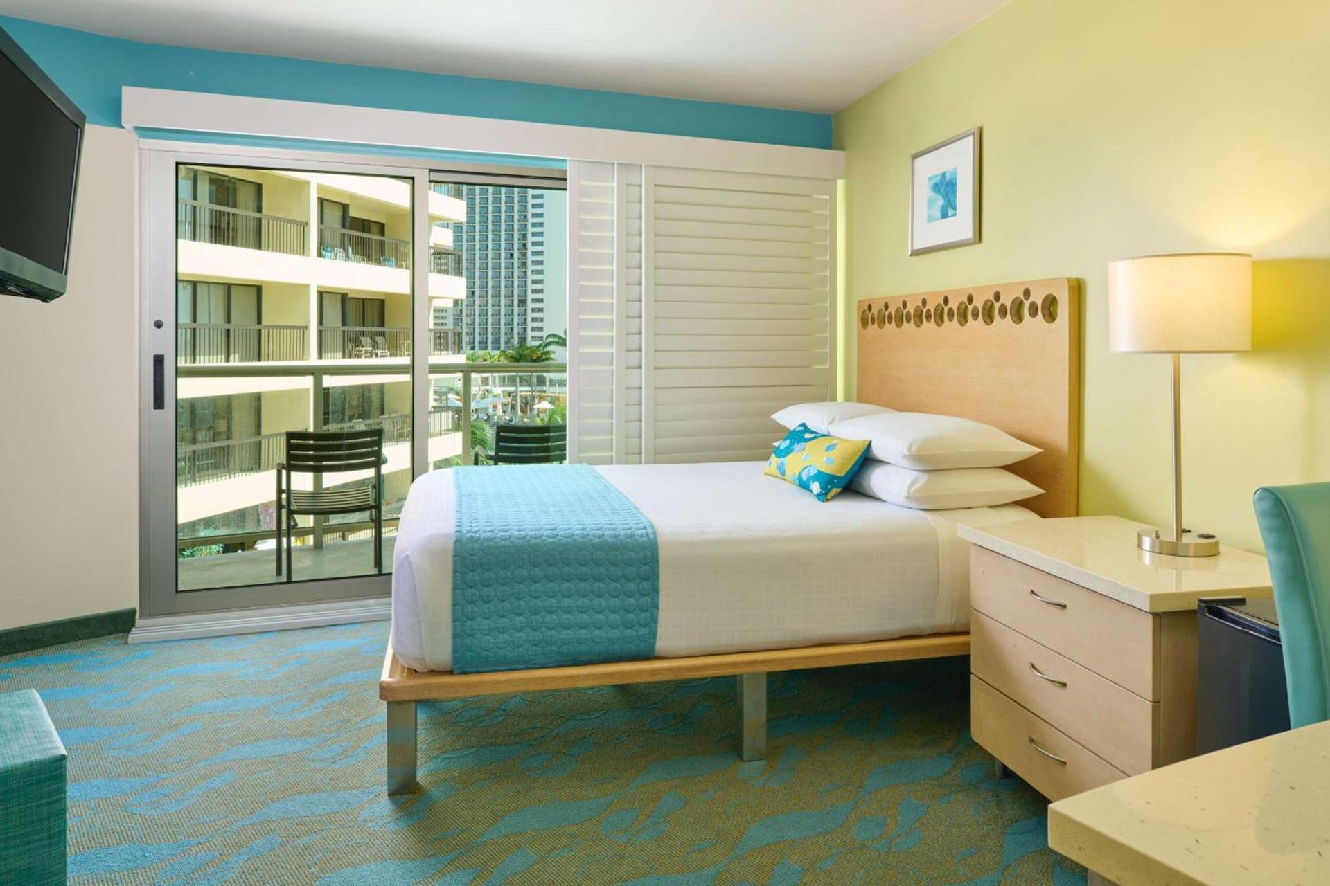 Waikiki Circle Hotel by Castle photo 14