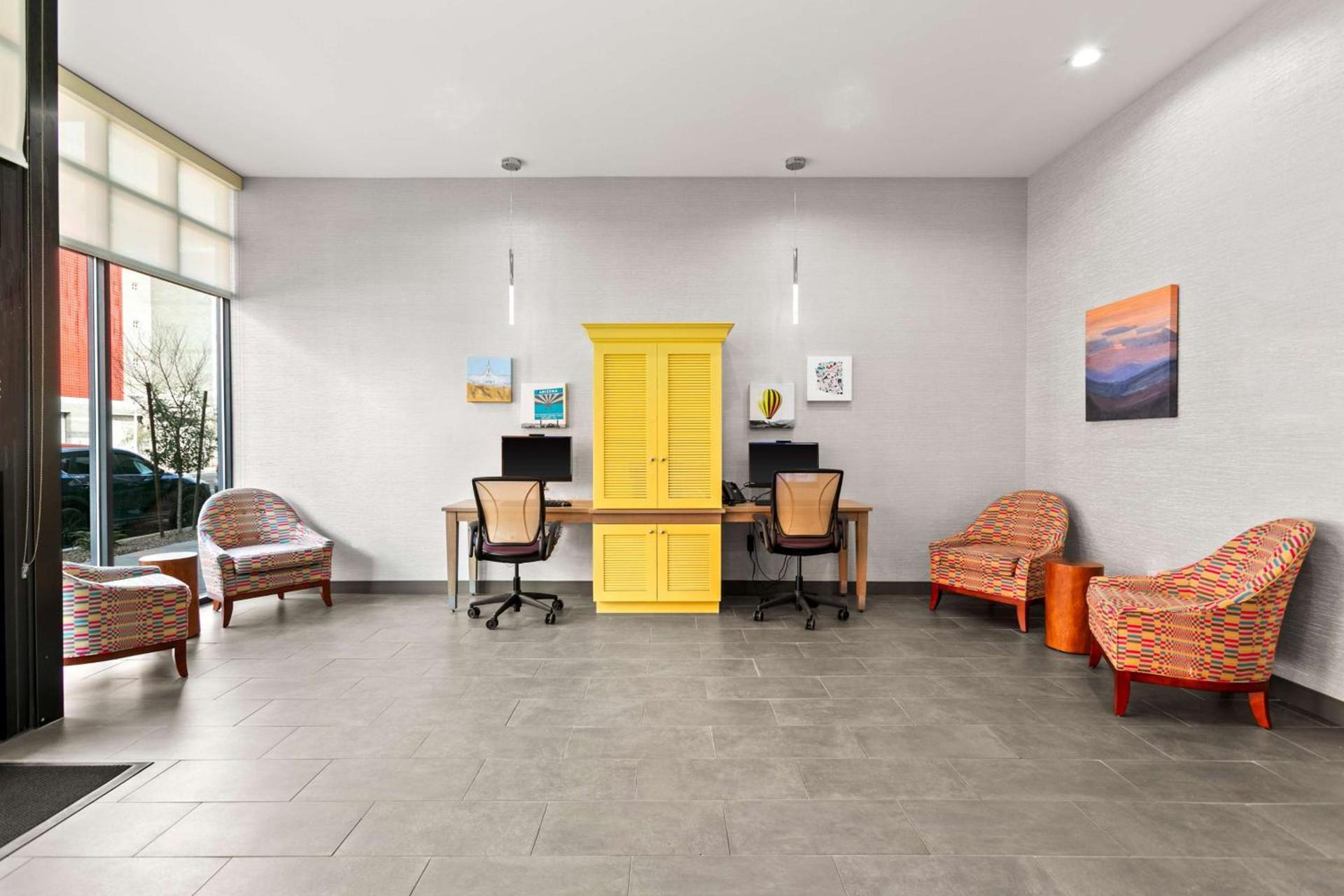 Home2 Suites By Hilton Phoenix Downtown photo 5