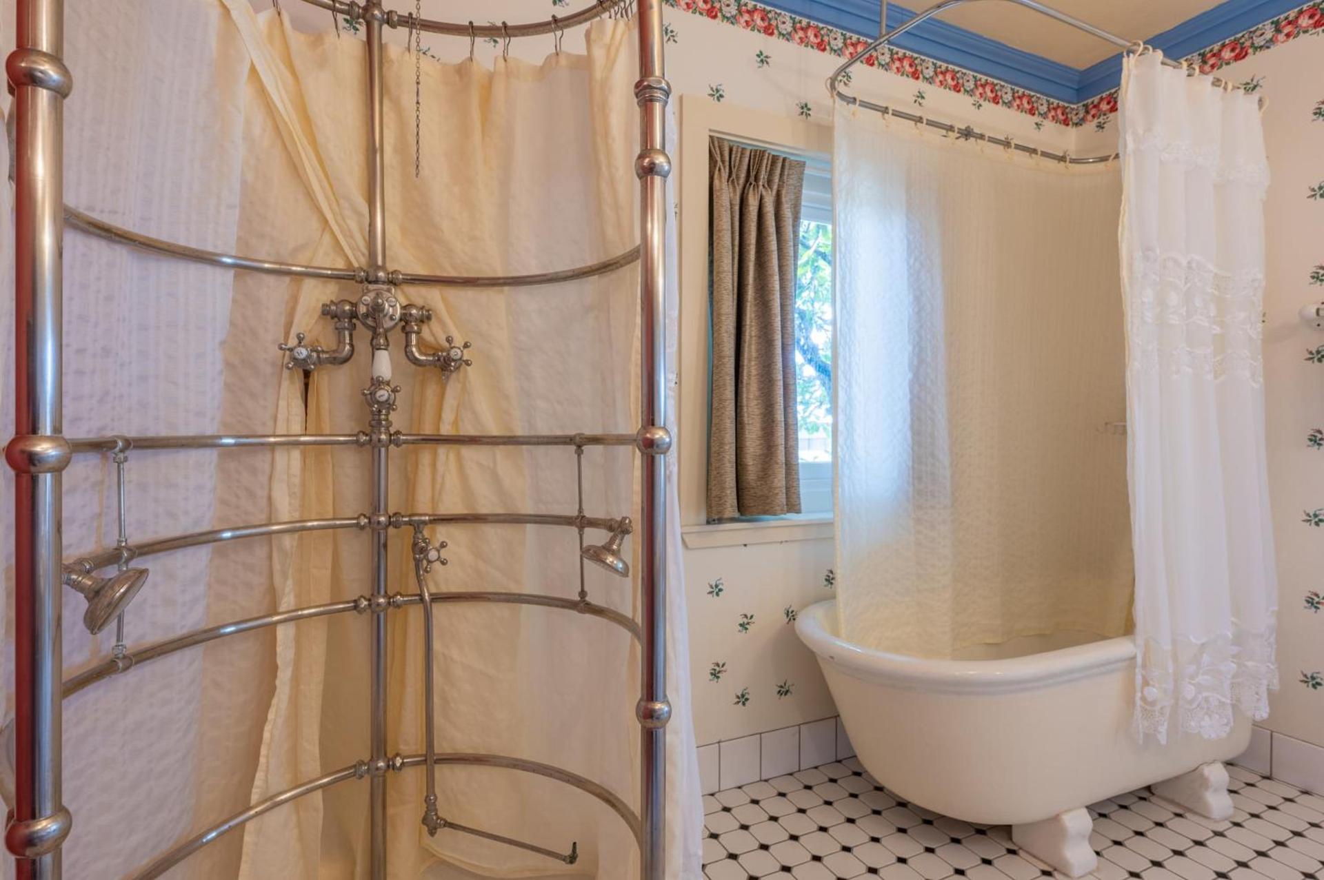 Martine Inn photo 52