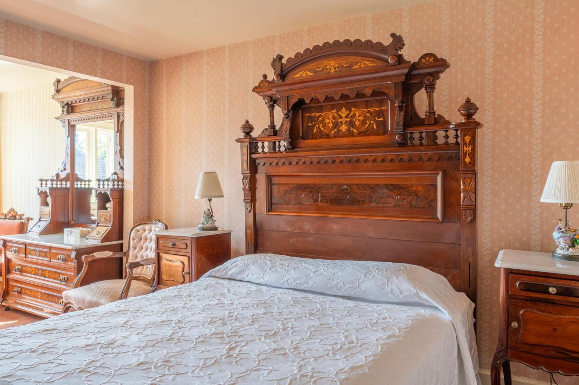 Martine Inn photo 53