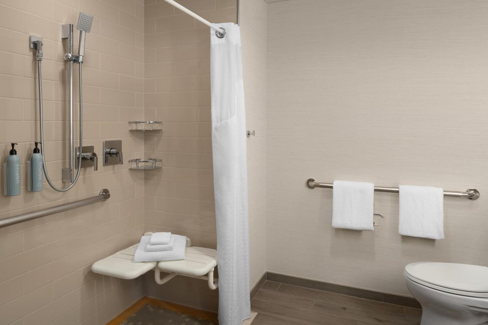 Courtyard by Marriott San Diego Gaslamp/Convention Center photo 5