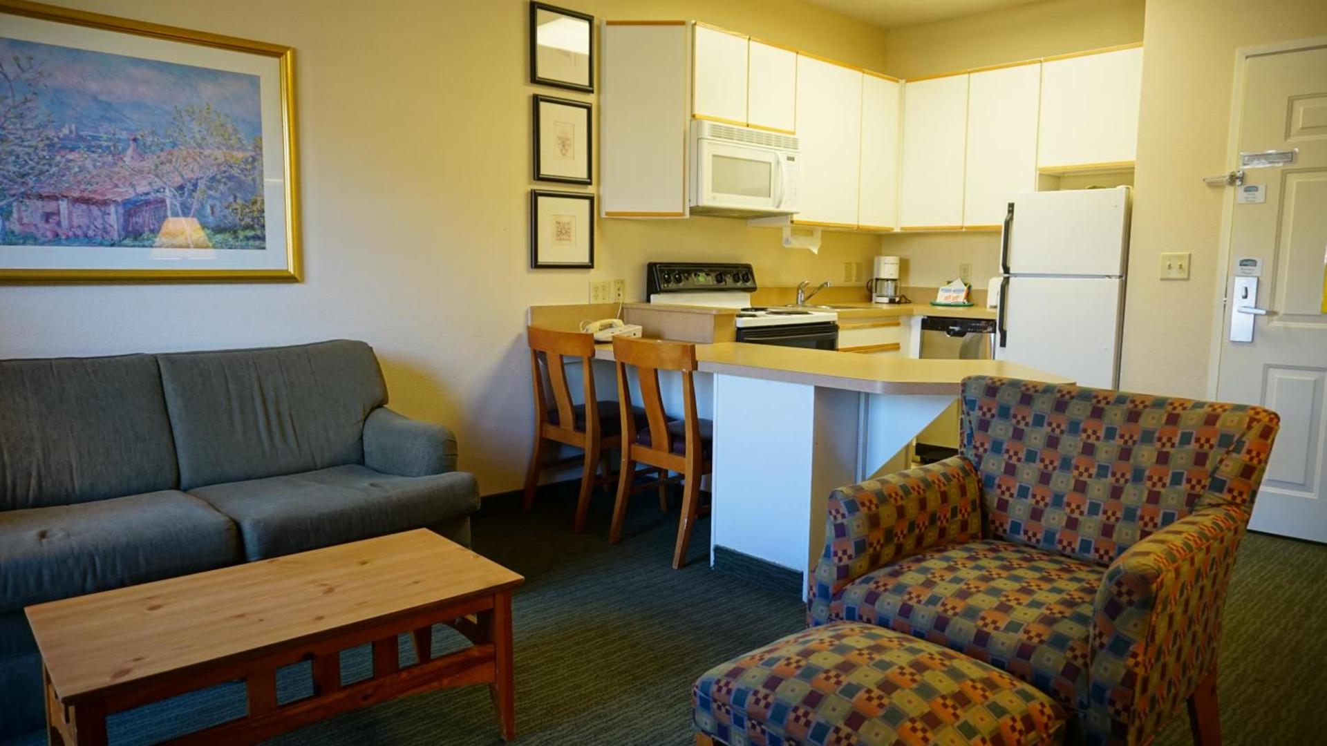 Baymont by Wyndham Wichita East photo 18