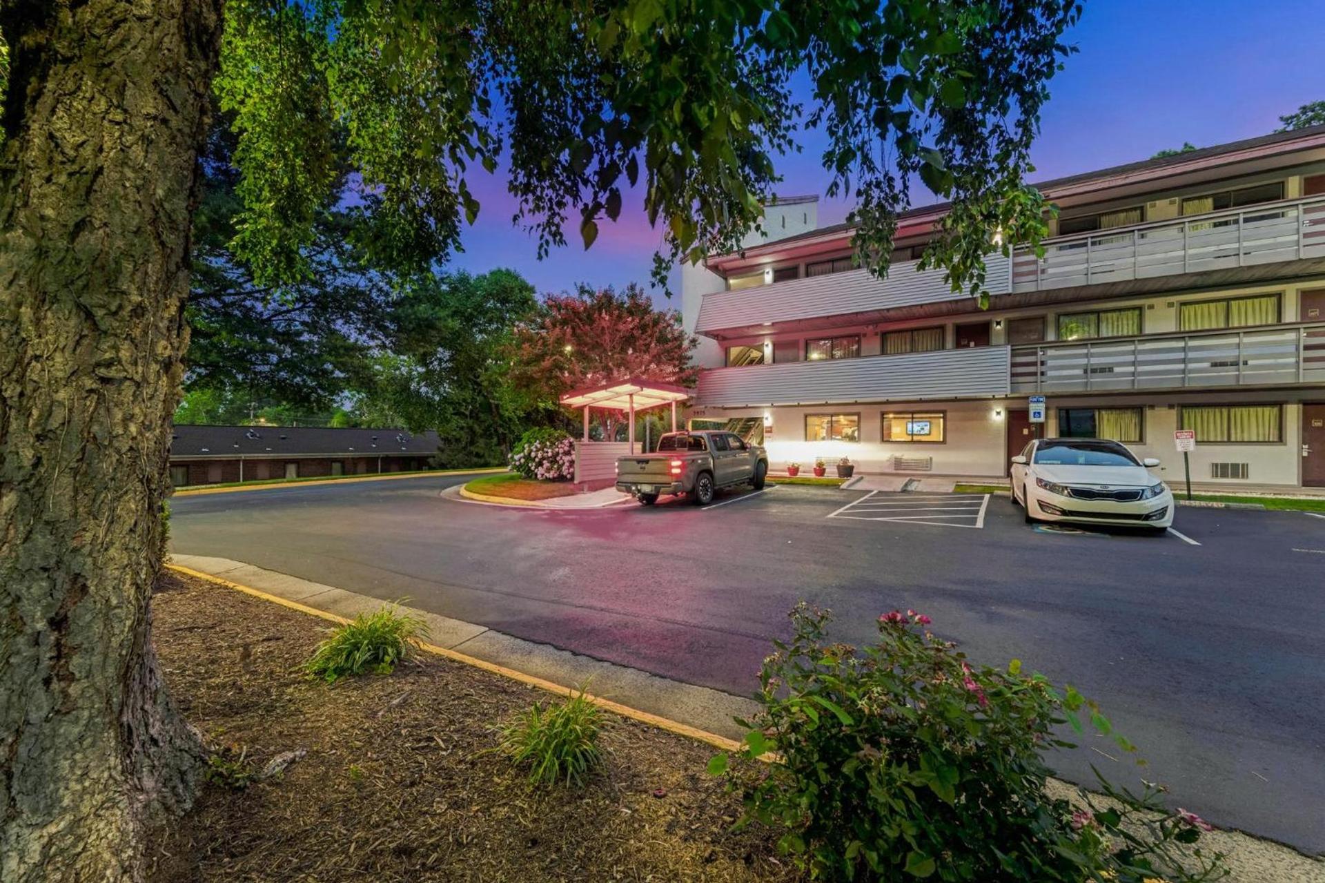Red Roof Inn PLUS+ Washington DC - Alexandria photo 29