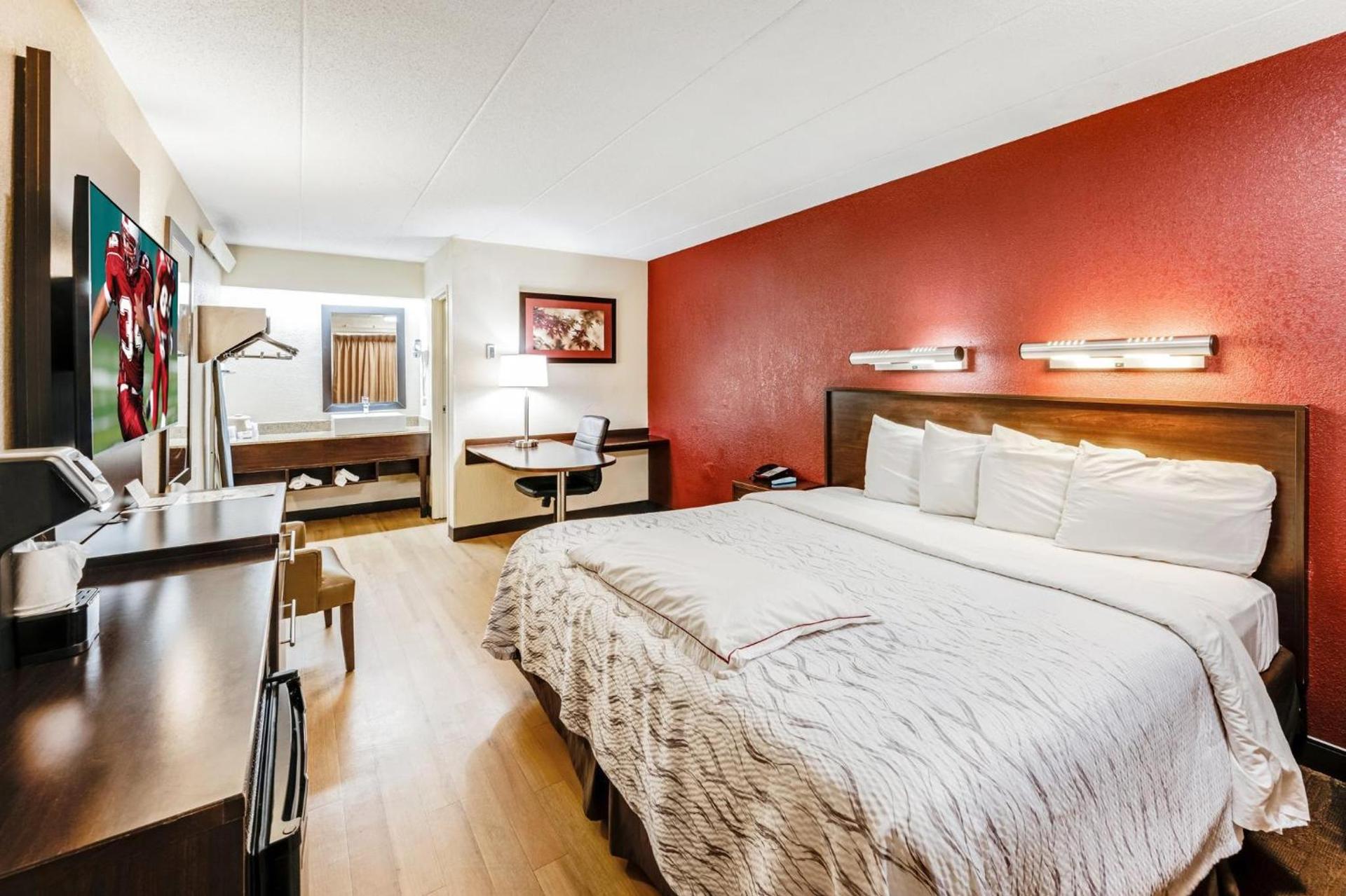Red Roof Inn PLUS+ Washington DC - Alexandria photo 13