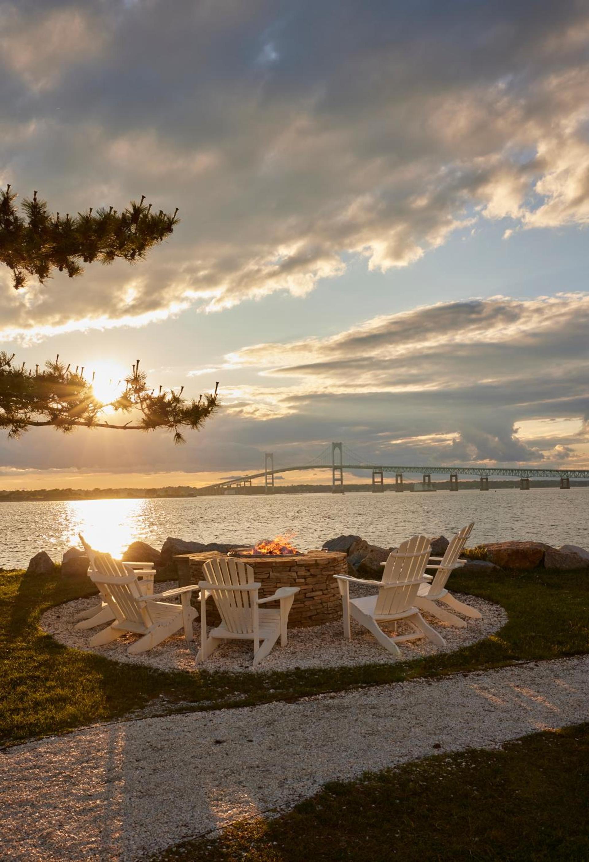 Newport Harbor Island Resort photo 58