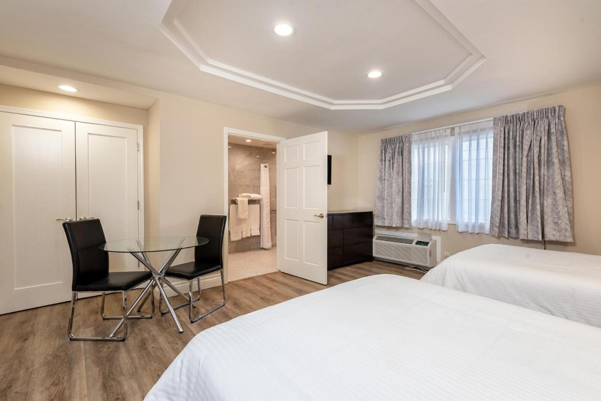 Wilshire Crest Hotel photo 25