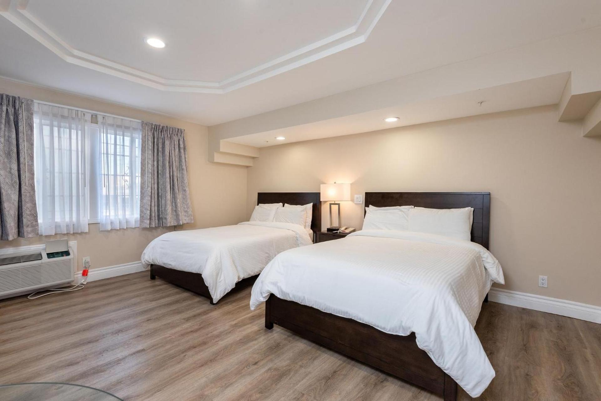 Wilshire Crest Hotel photo 24