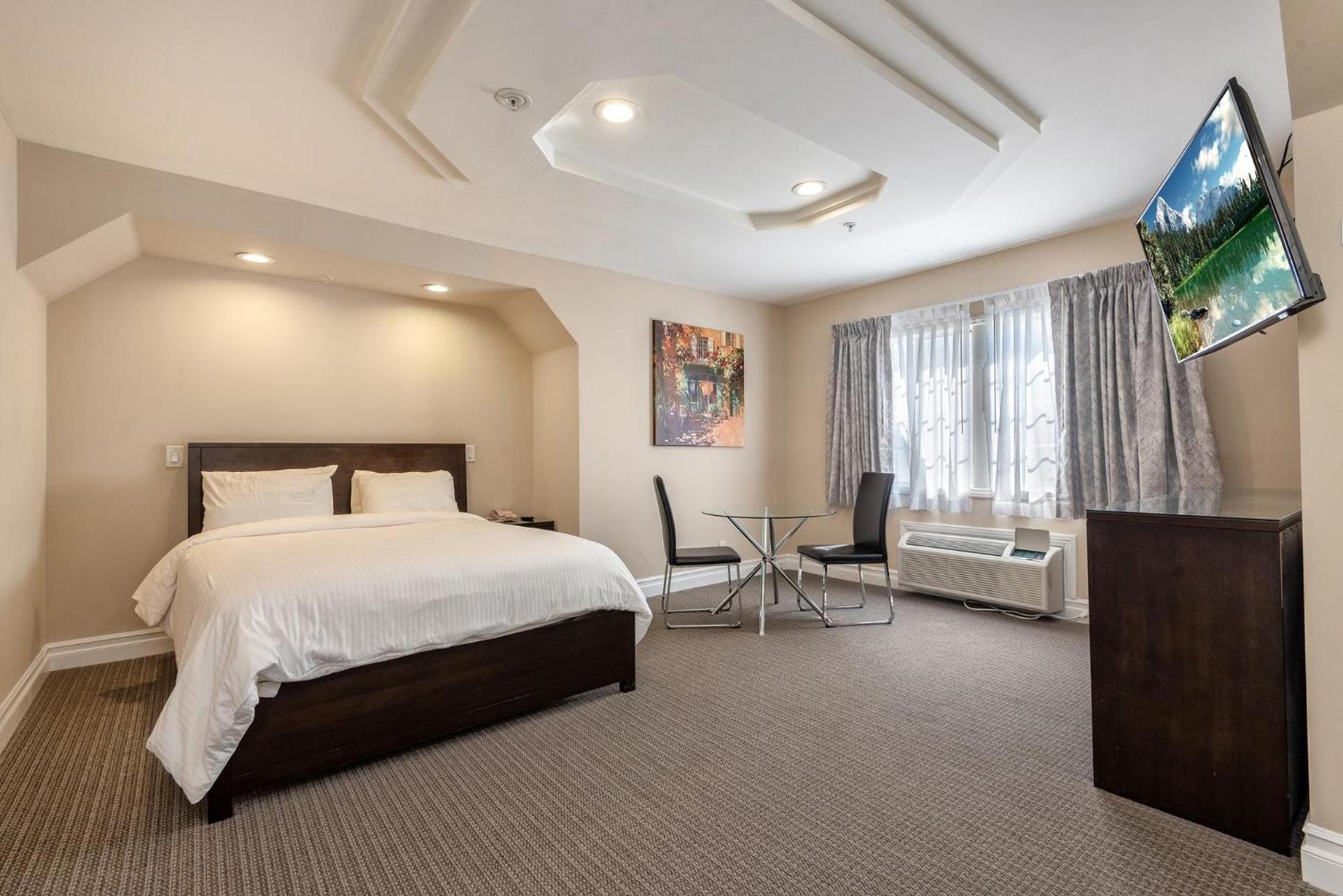 Wilshire Crest Hotel photo 16