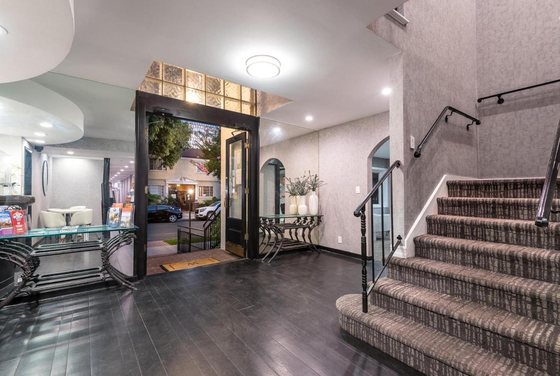 Wilshire Crest Hotel photo 18