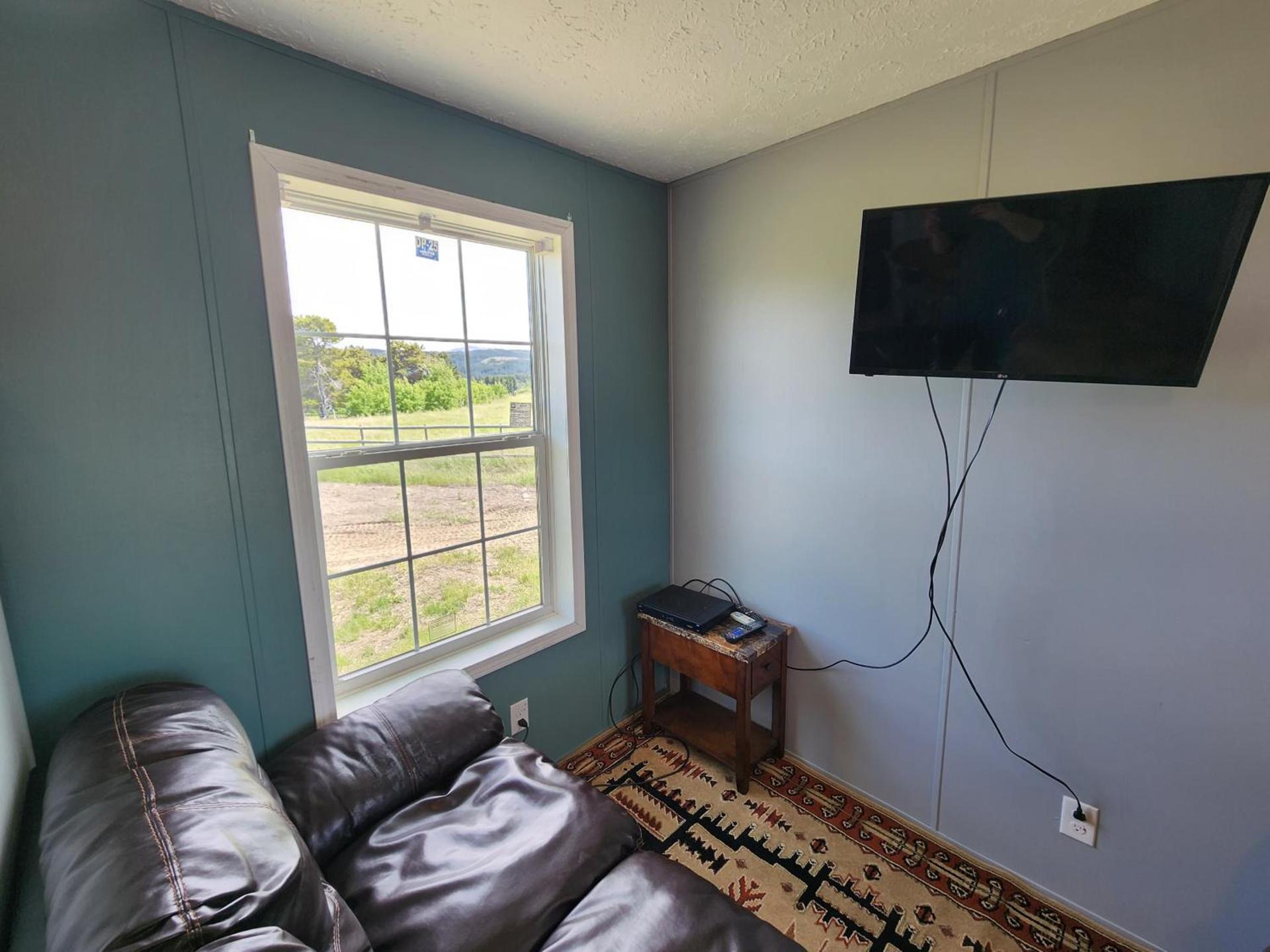 Circle R Motel photo 29