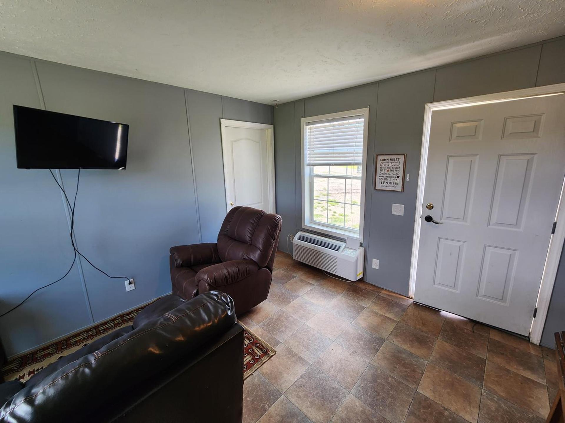 Circle R Motel photo 26