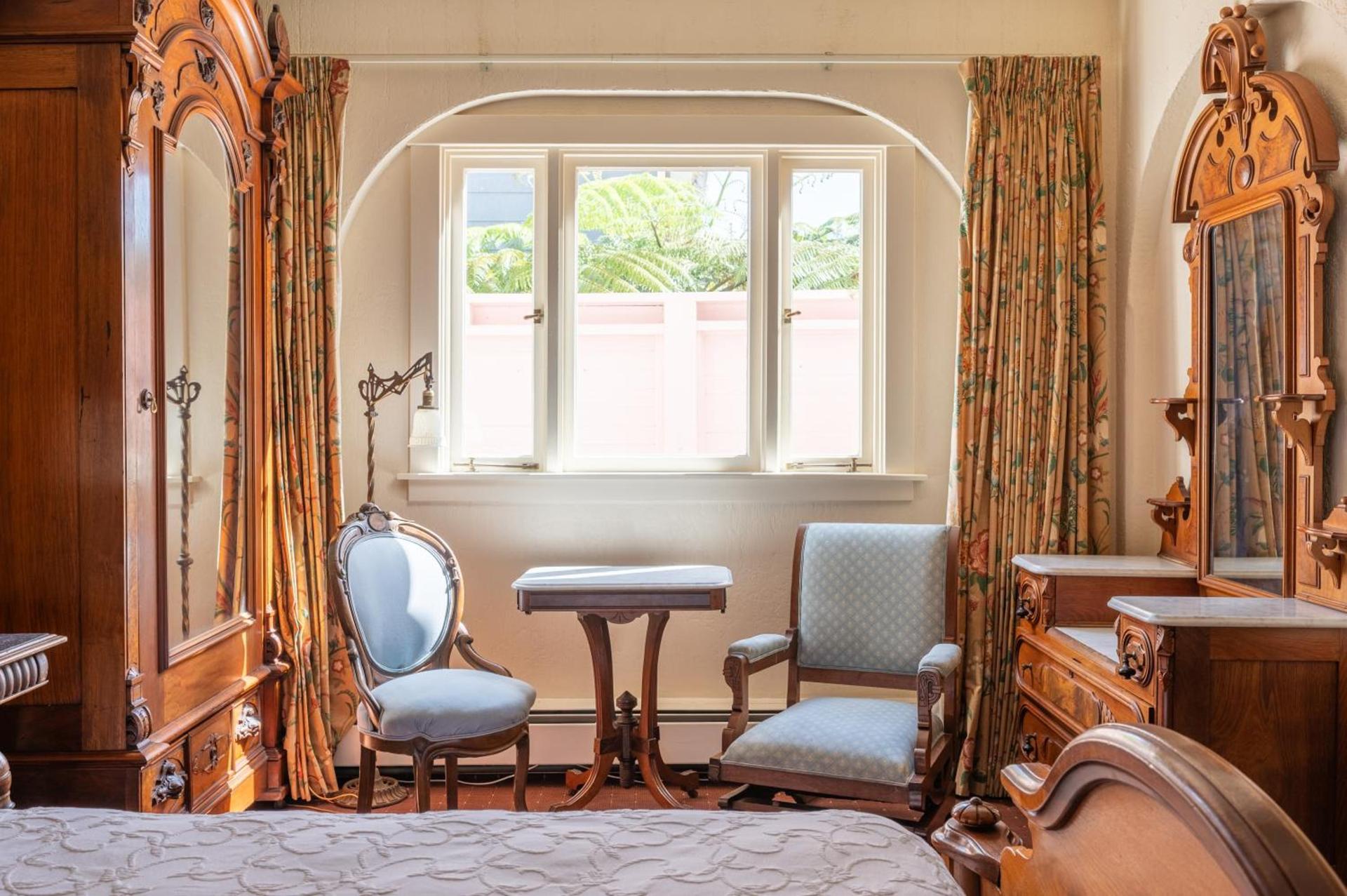 Martine Inn photo 35