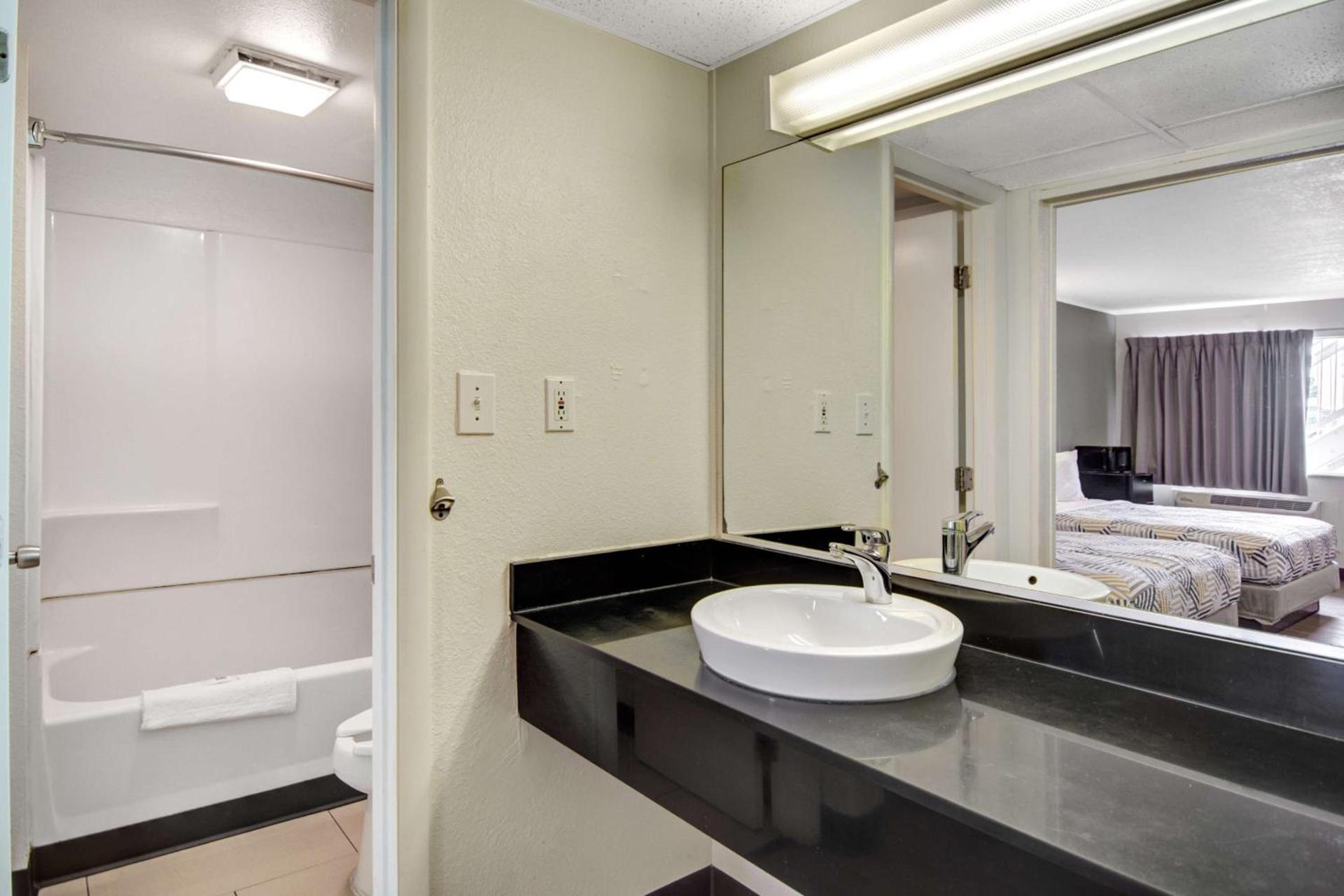 Motel 6-Lima, OH photo 54