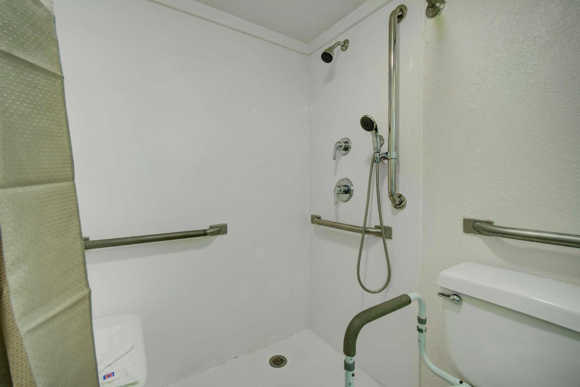 Motel 6-Lima, OH photo 24