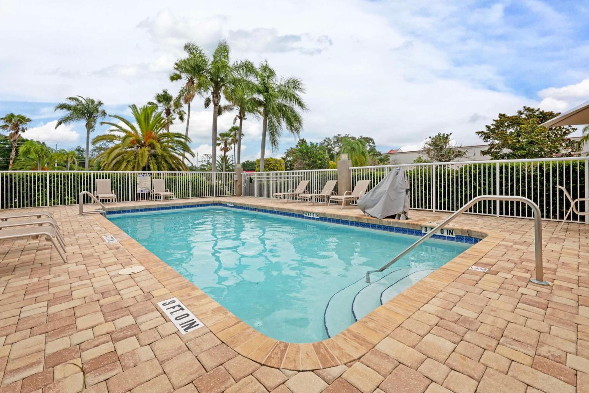 Best Western Edgewater Inn photo 2