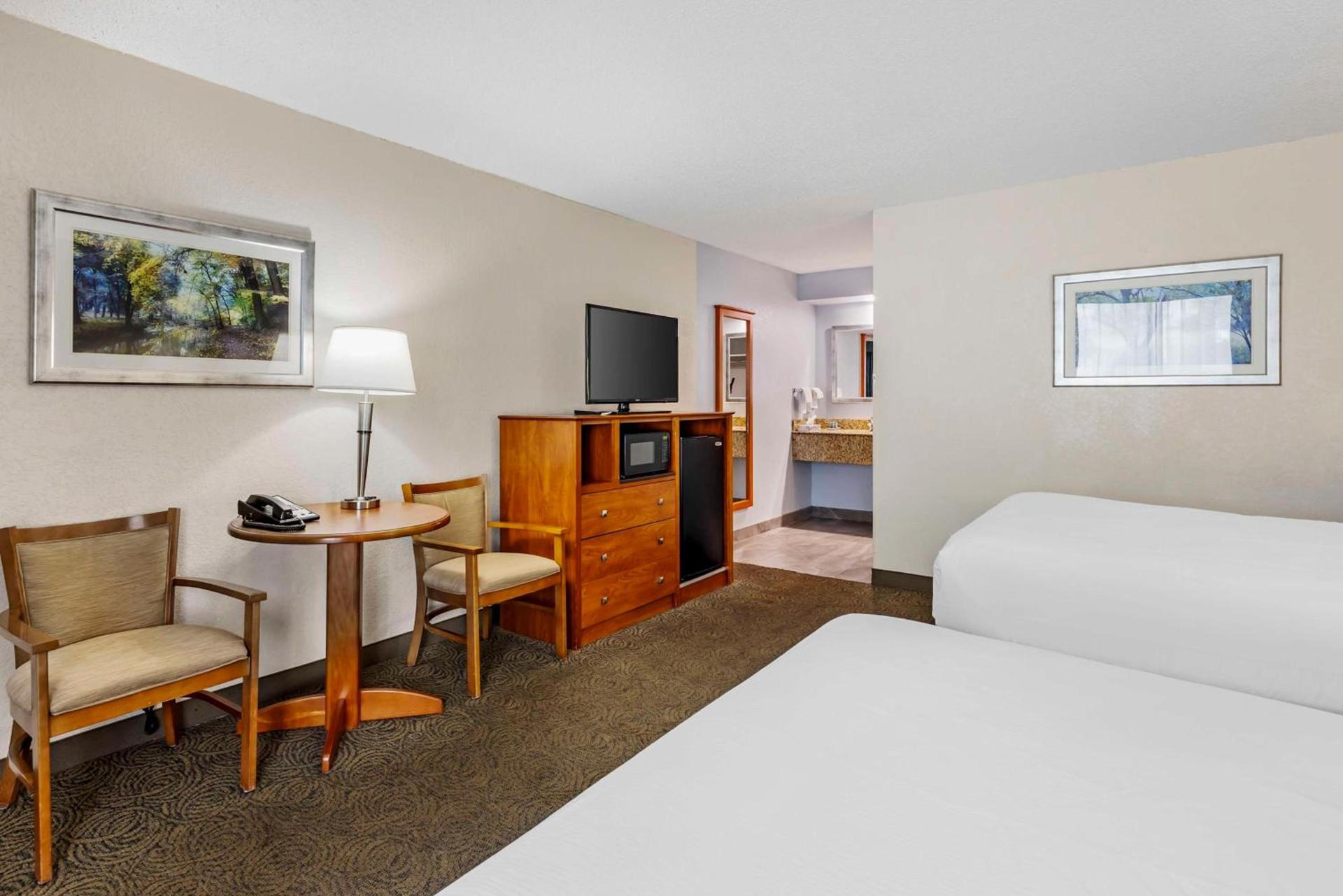 Best Western Thunderbird Motel photo 17