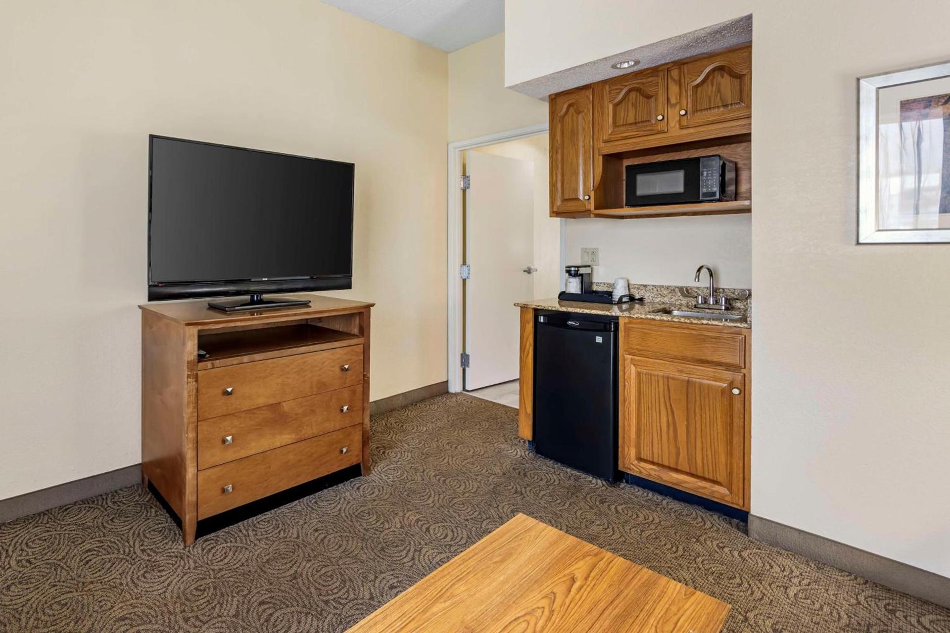 Best Western Thunderbird Motel photo 19