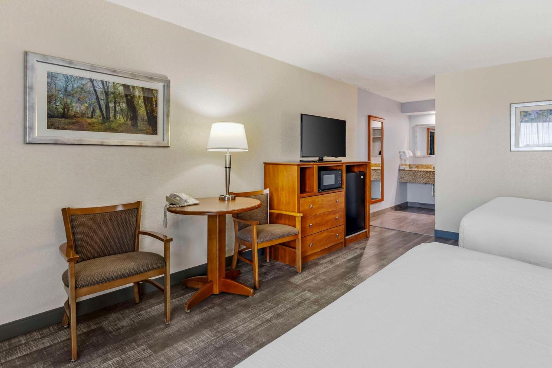 Best Western Thunderbird Motel photo 22