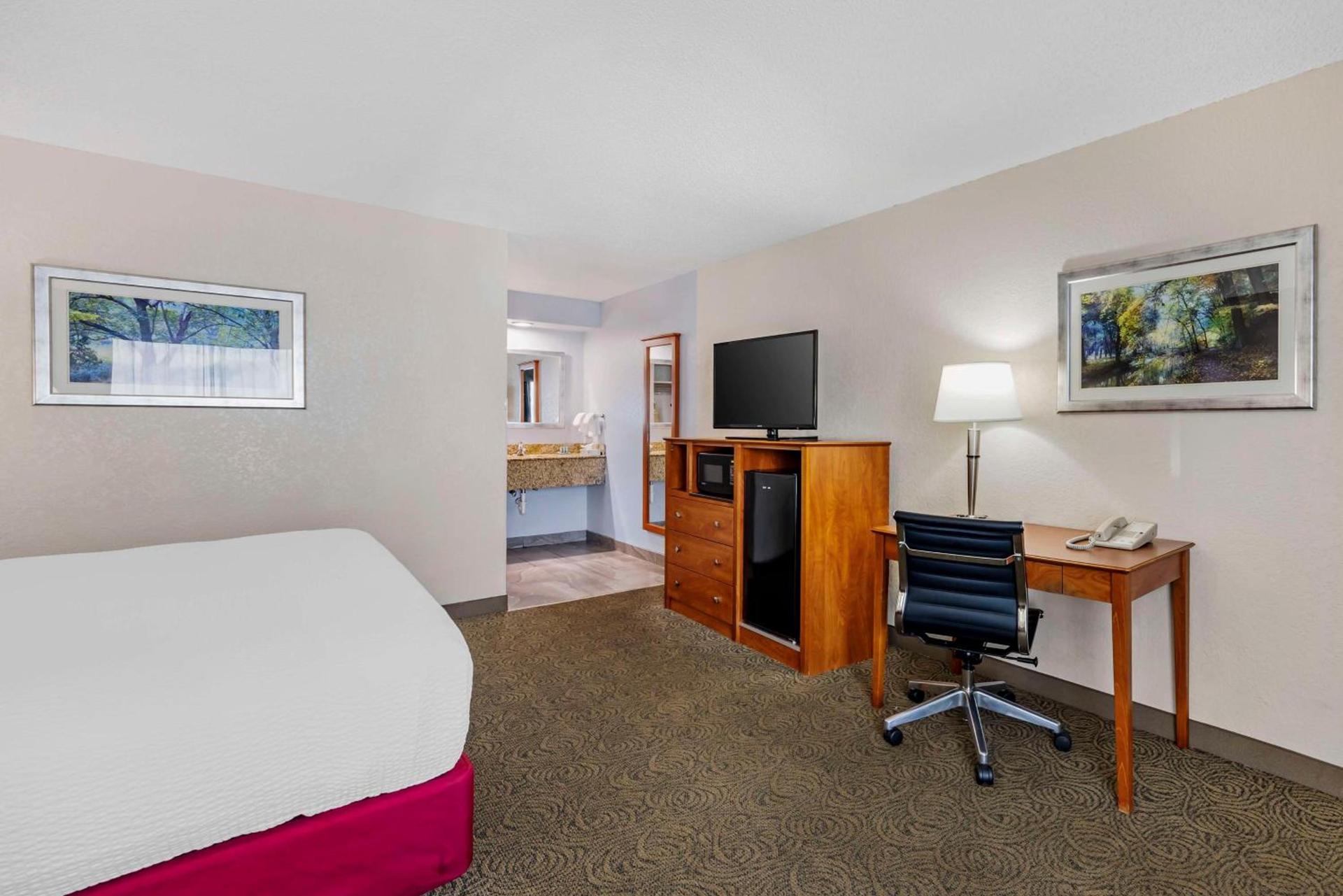 Best Western Thunderbird Motel photo 25