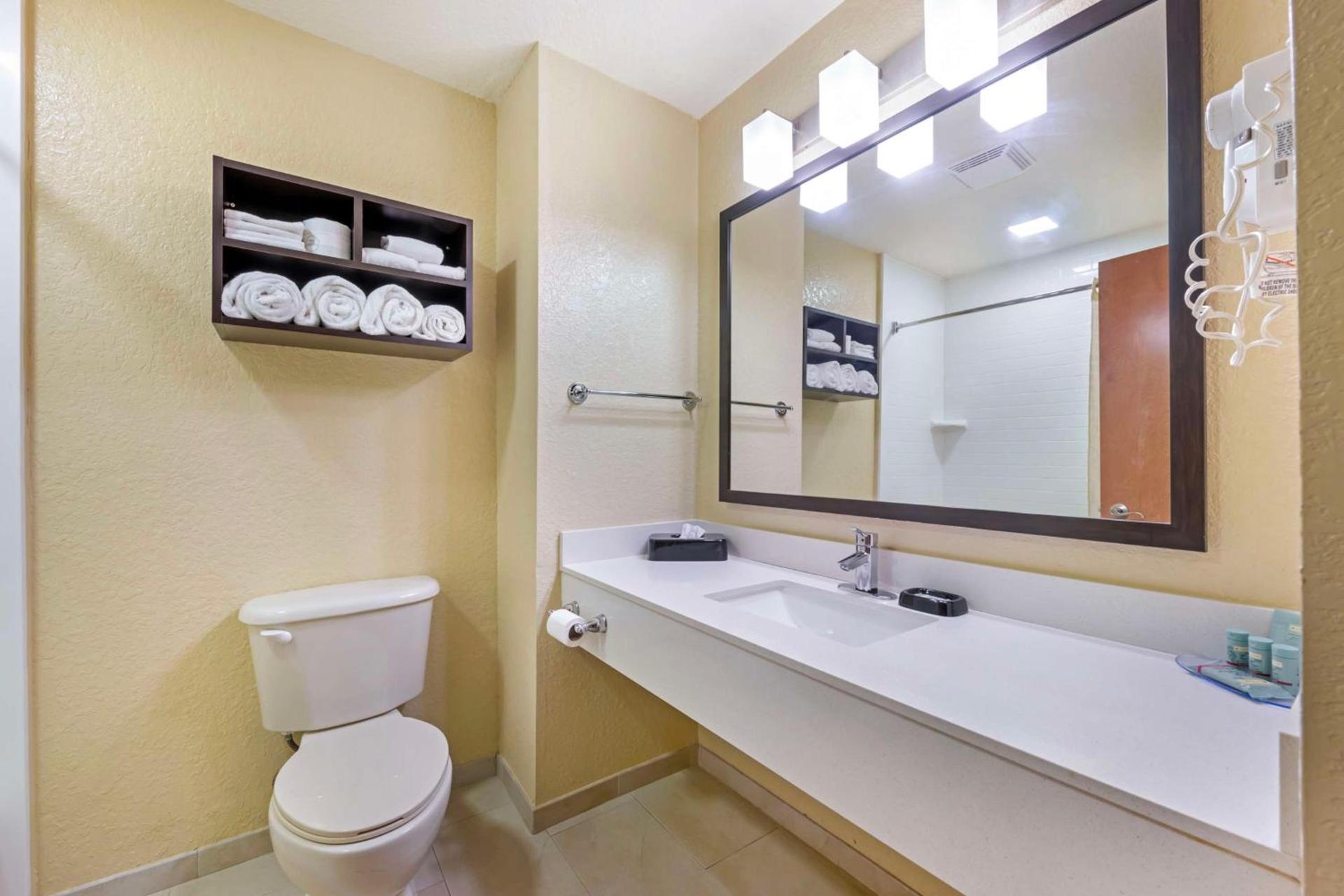 Best Western Edgewater Inn photo 24
