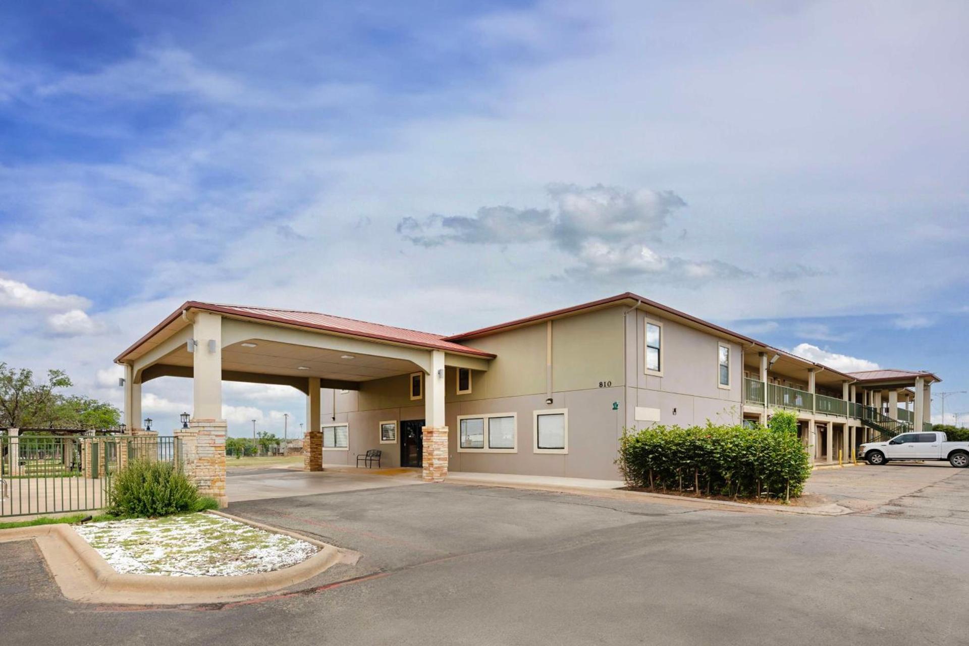 Best Western Snyder Inn photo 8
