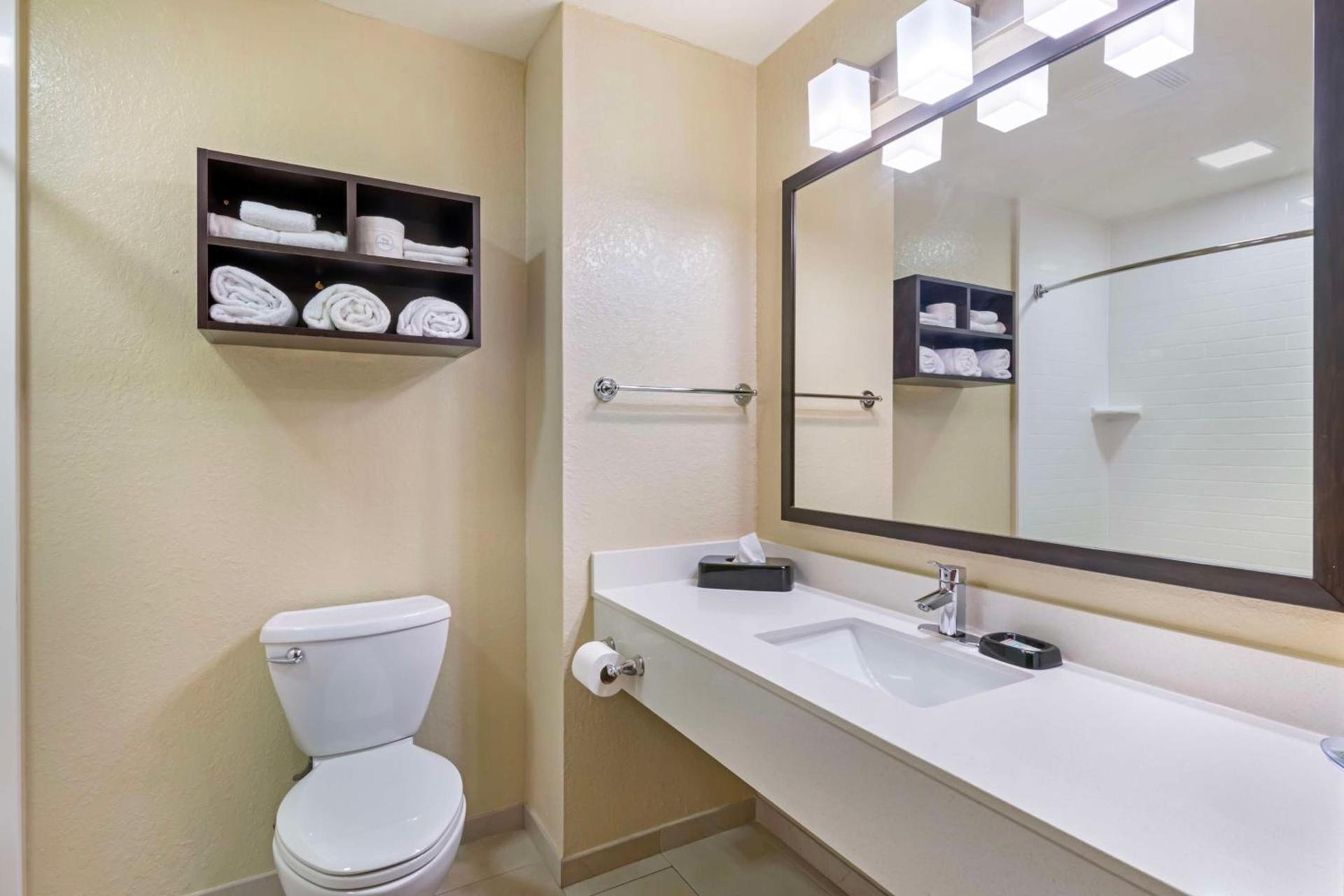 Best Western Edgewater Inn photo 26