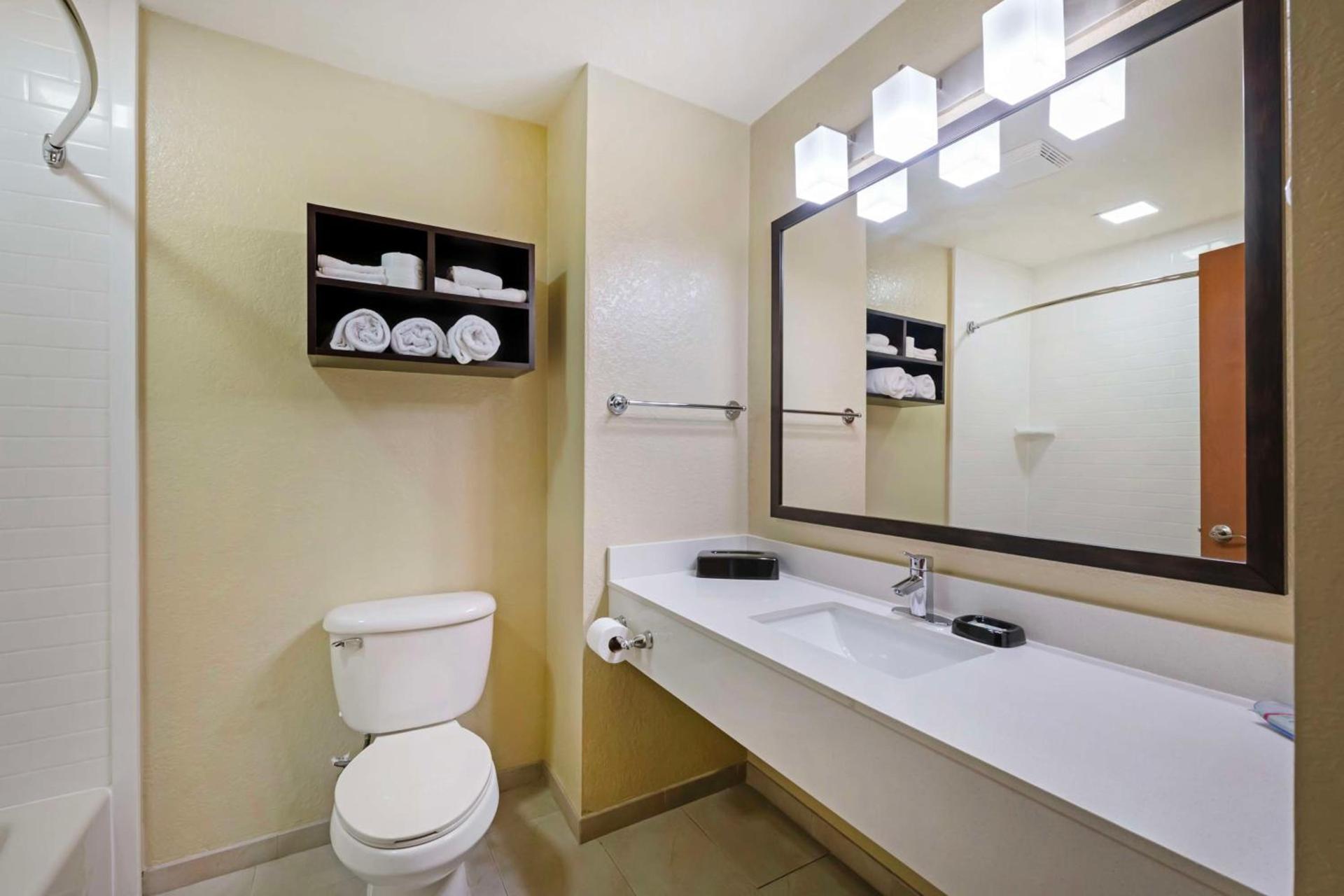 Best Western Edgewater Inn photo 28