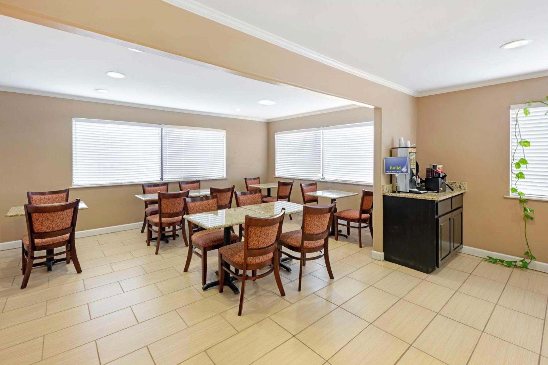 Best Western Snyder Inn photo 27