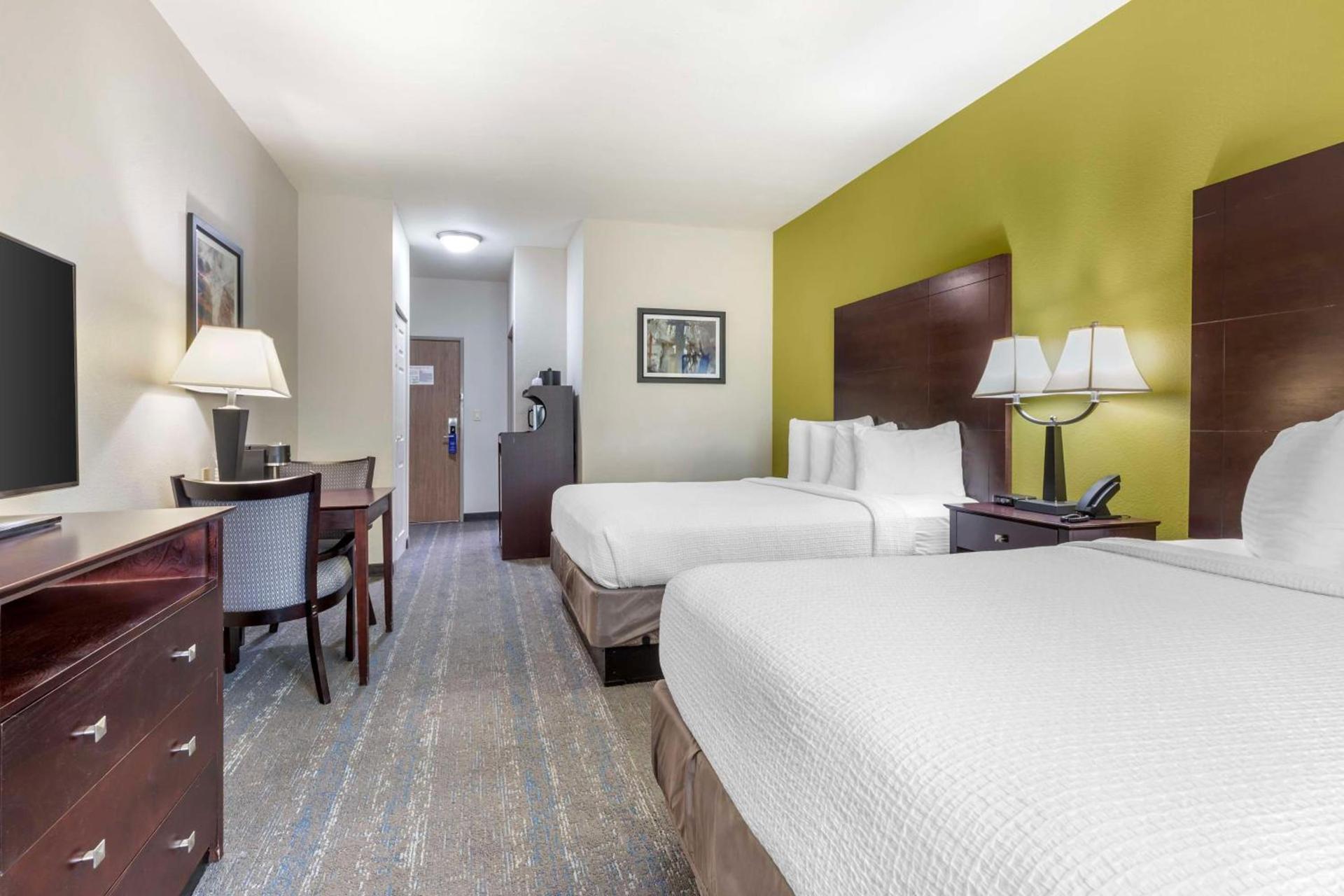 Best Western Plus Mansfield Inn & Suites photo 2