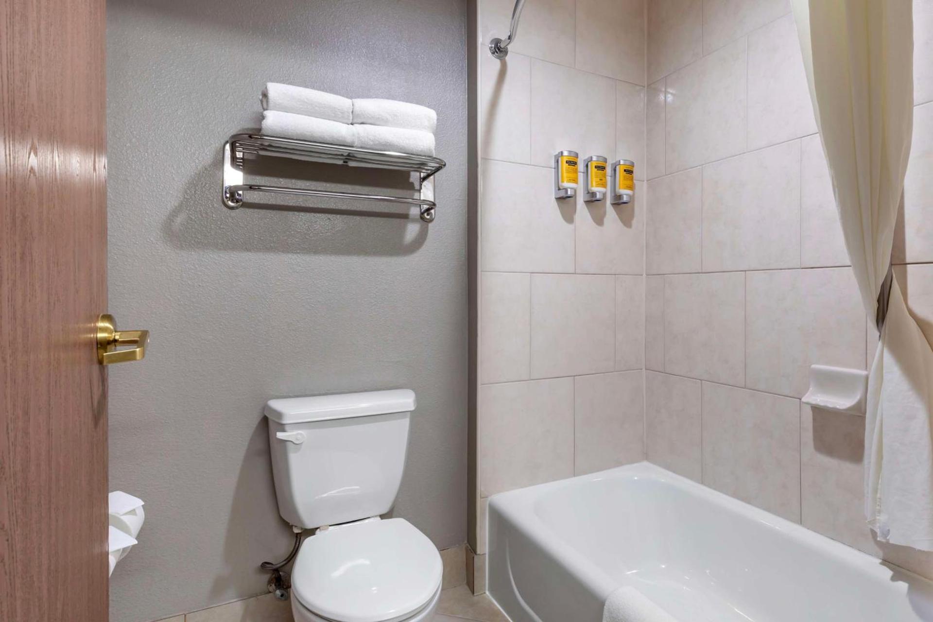Best Western Plus Mansfield Inn & Suites photo 22