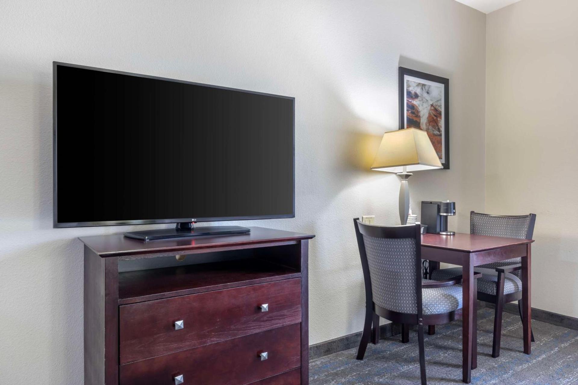 Best Western Plus Mansfield Inn & Suites photo 24