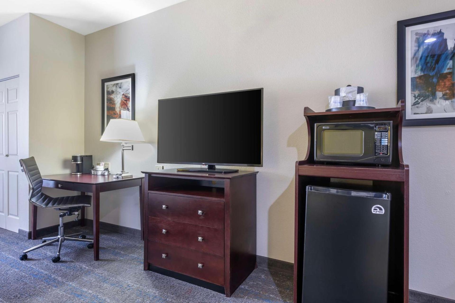 Best Western Plus Mansfield Inn & Suites photo 27