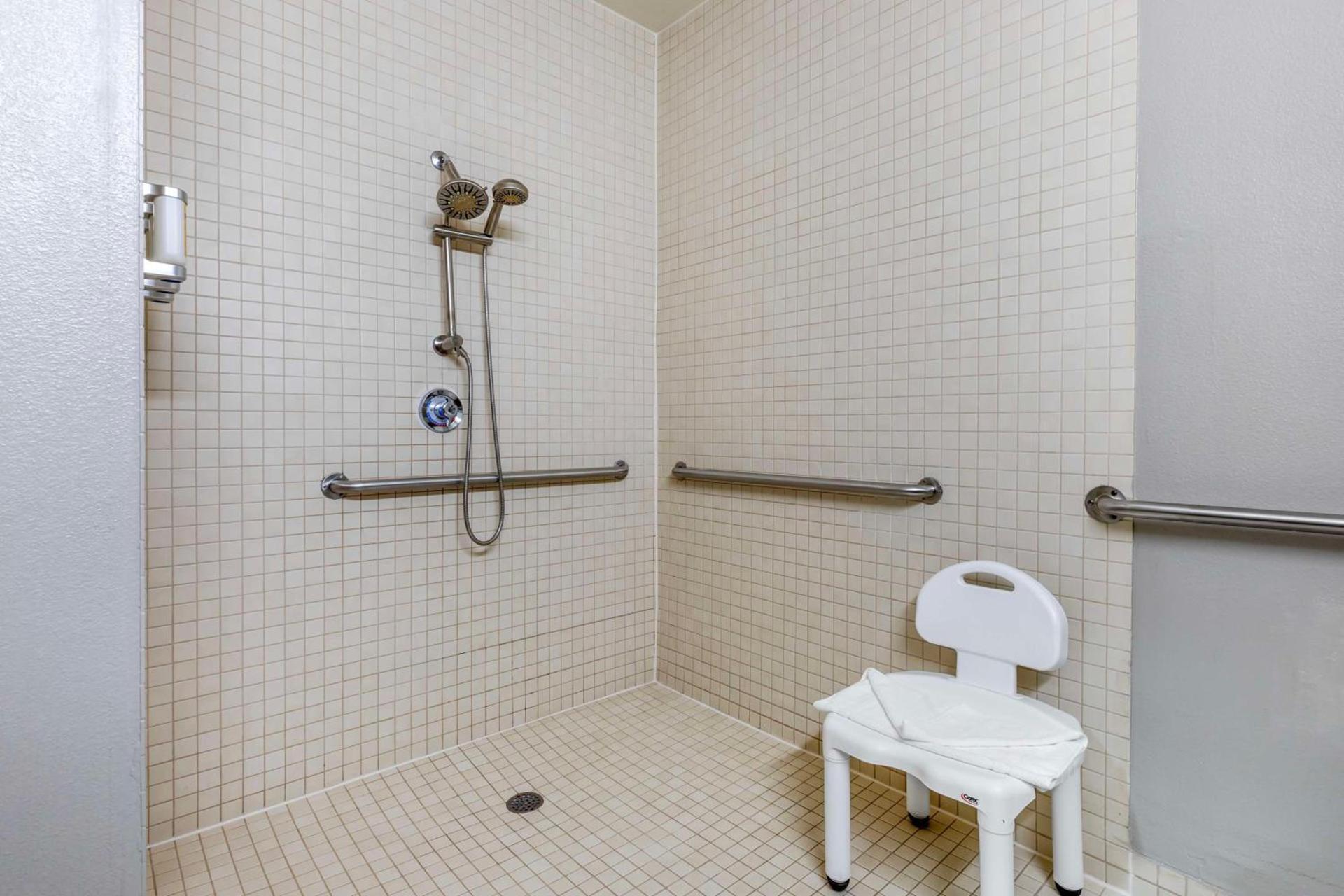 Best Western Plus Mansfield Inn & Suites photo 26
