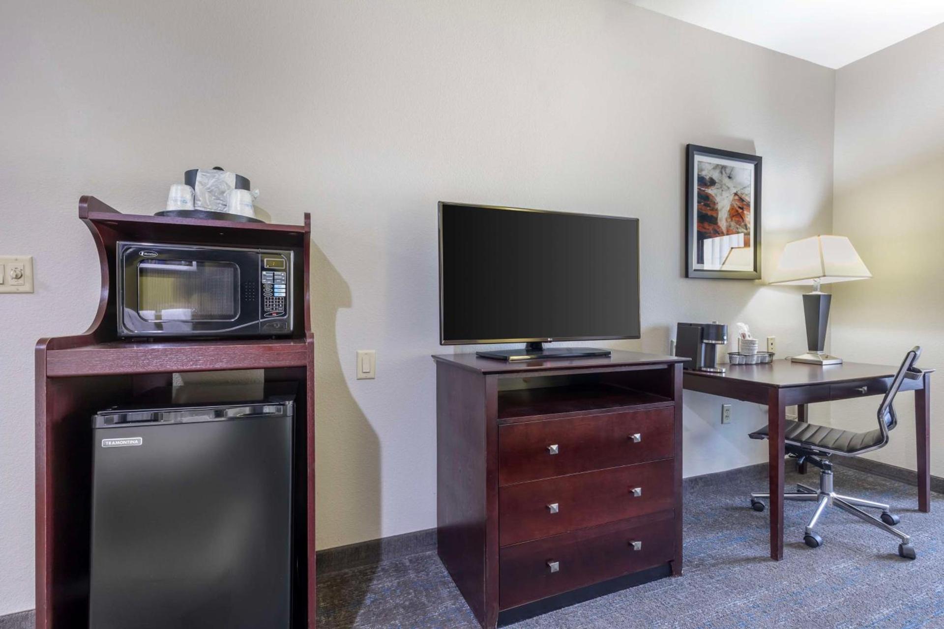 Best Western Plus Mansfield Inn & Suites photo 31