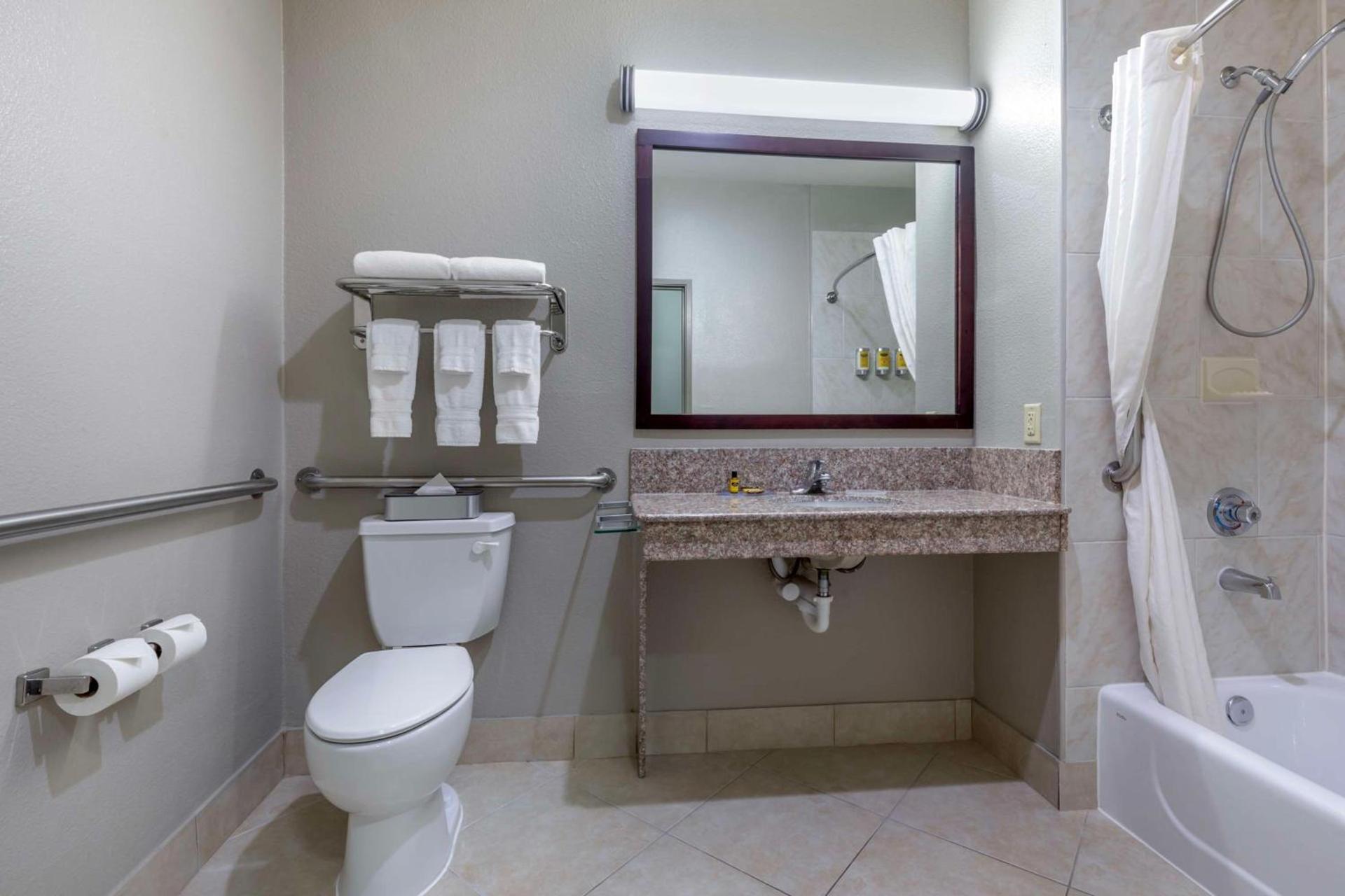 Best Western Plus Mansfield Inn & Suites photo 33