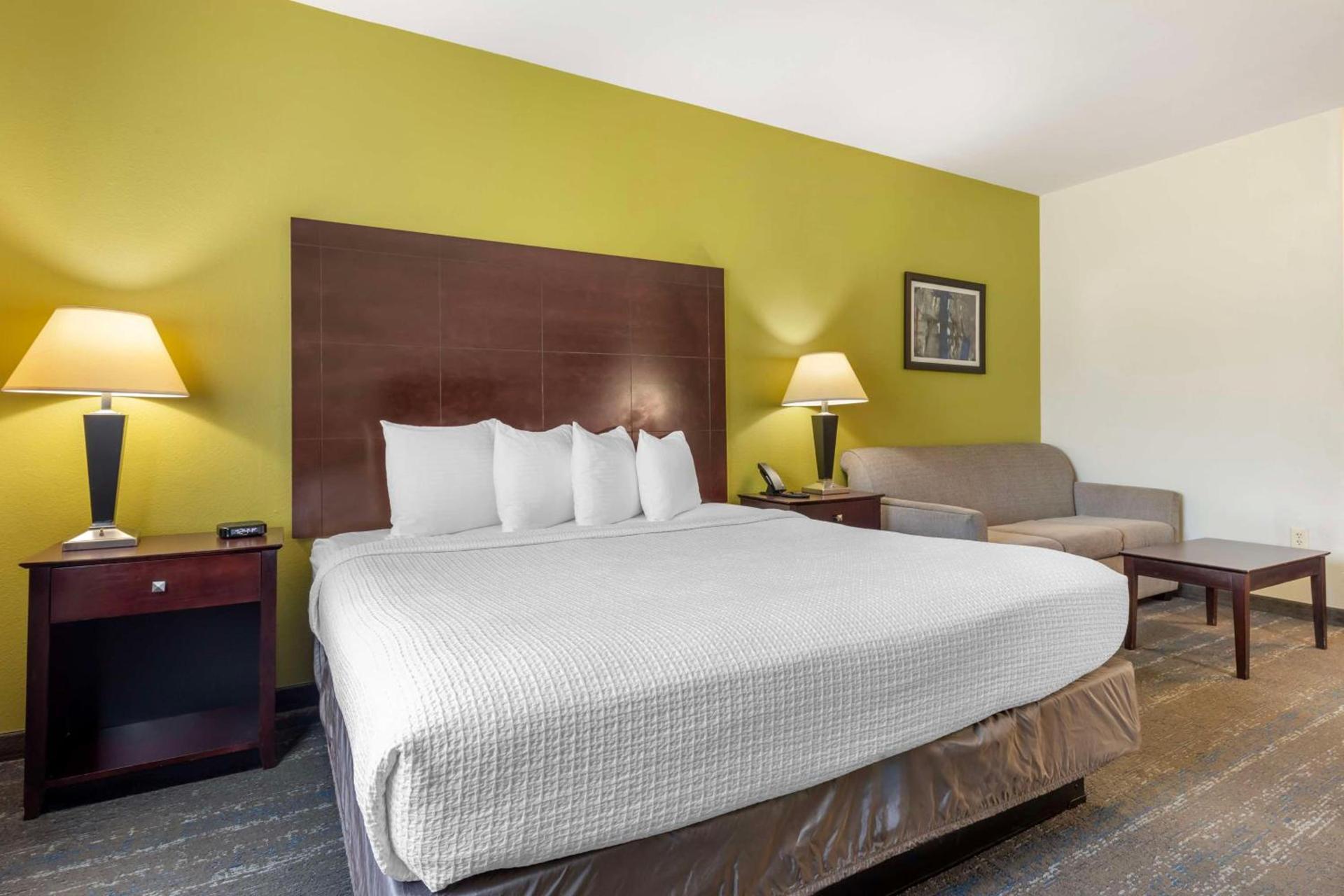 Best Western Plus Mansfield Inn & Suites photo 36
