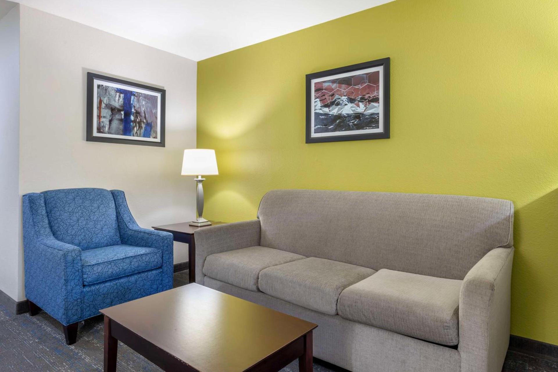 Best Western Plus Mansfield Inn & Suites photo 39